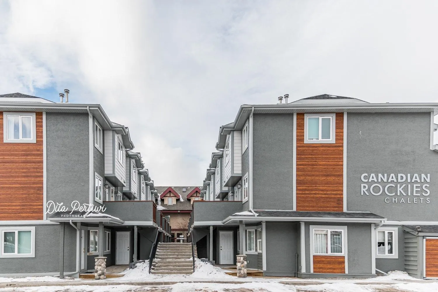 Property building in Canadian Rockies Chalets by Trilink - 2 & 3 Bedroom Condos - Self Check-In - Walking Distance to Downtown - Free Parking - Pet-Friendly - No AC
