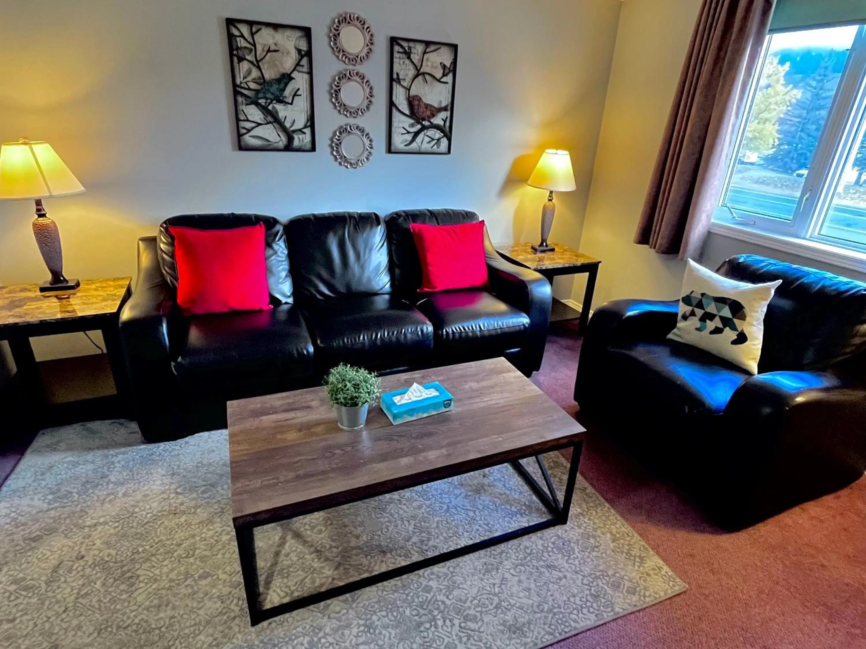 Living room in Canadian Rockies Chalets by Trilink - 2 & 3 Bedroom Condos - Self Check-In - Walking Distance to Downtown - Free Parking - Pet-Friendly - No AC