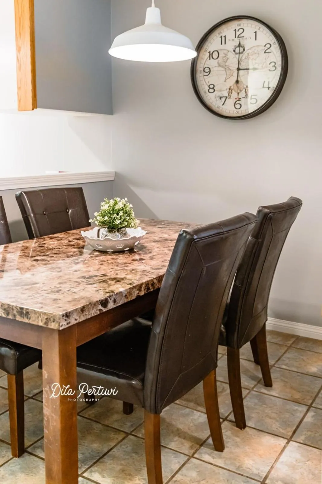 Living room in Canadian Rockies Chalets by Trilink - 2 & 3 Bedroom Condos - Self Check-In - Walking Distance to Downtown - Free Parking - Pet-Friendly - No AC