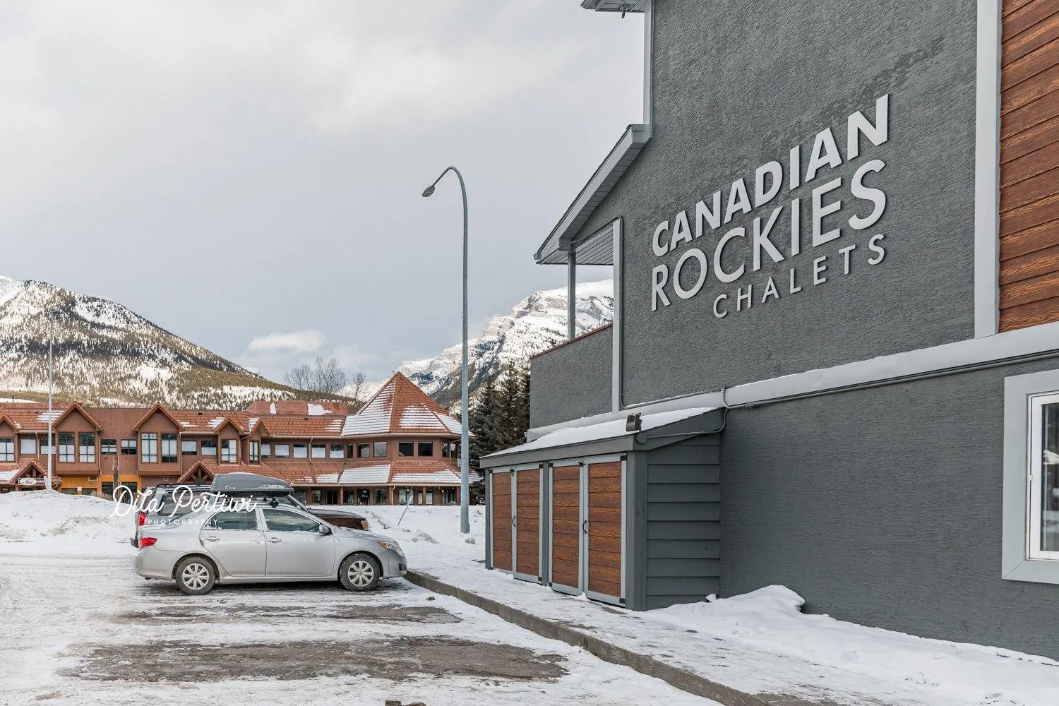Winter in Canadian Rockies Chalets by Trilink - 2 & 3 Bedroom Condos - Self Check-In - Walking Distance to Downtown - Free Parking - Pet-Friendly - No AC