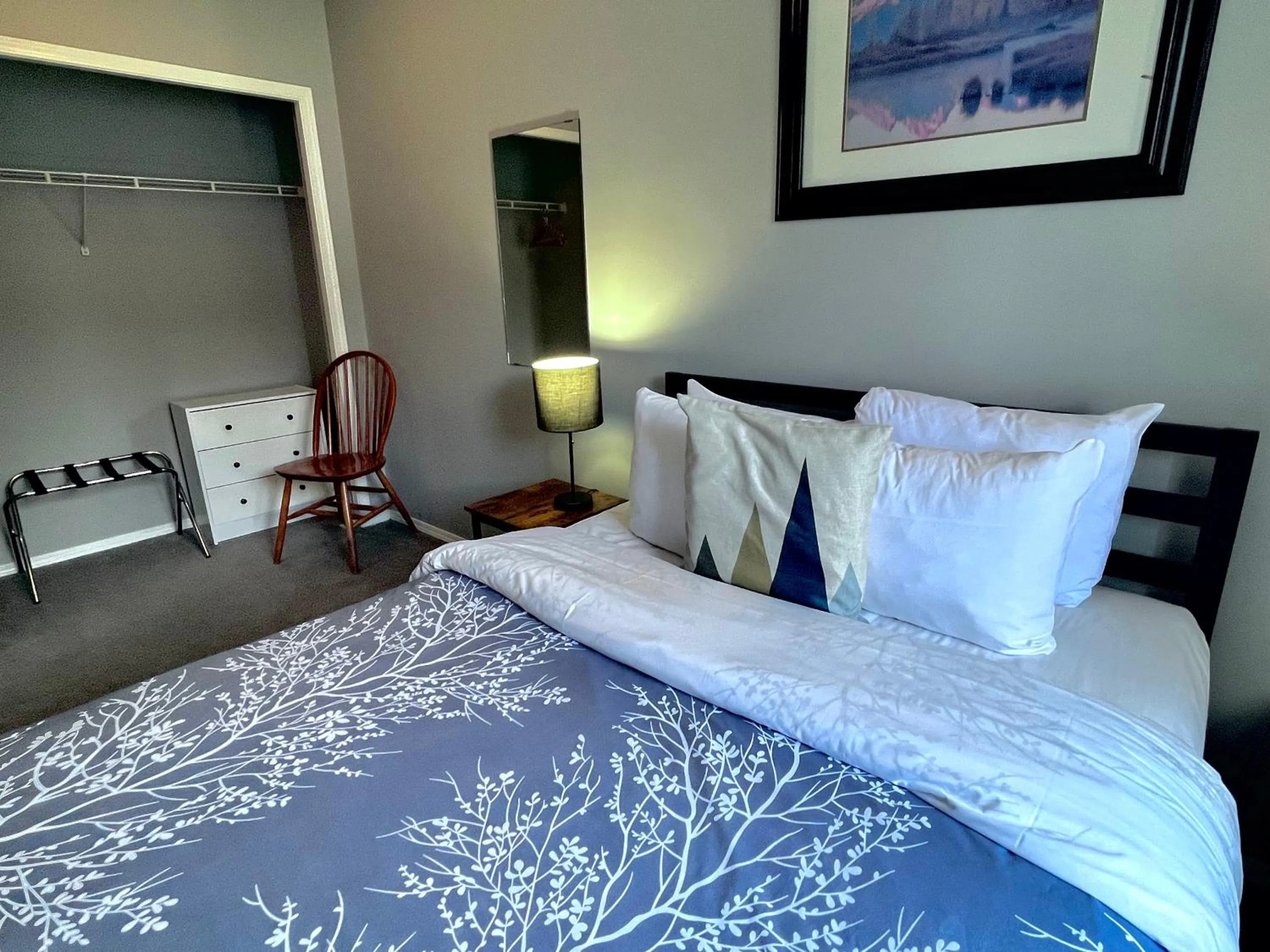 Bed in Canadian Rockies Chalets by Trilink - 2 & 3 Bedroom Condos - Self Check-In - Walking Distance to Downtown - Free Parking - Pet-Friendly - No AC