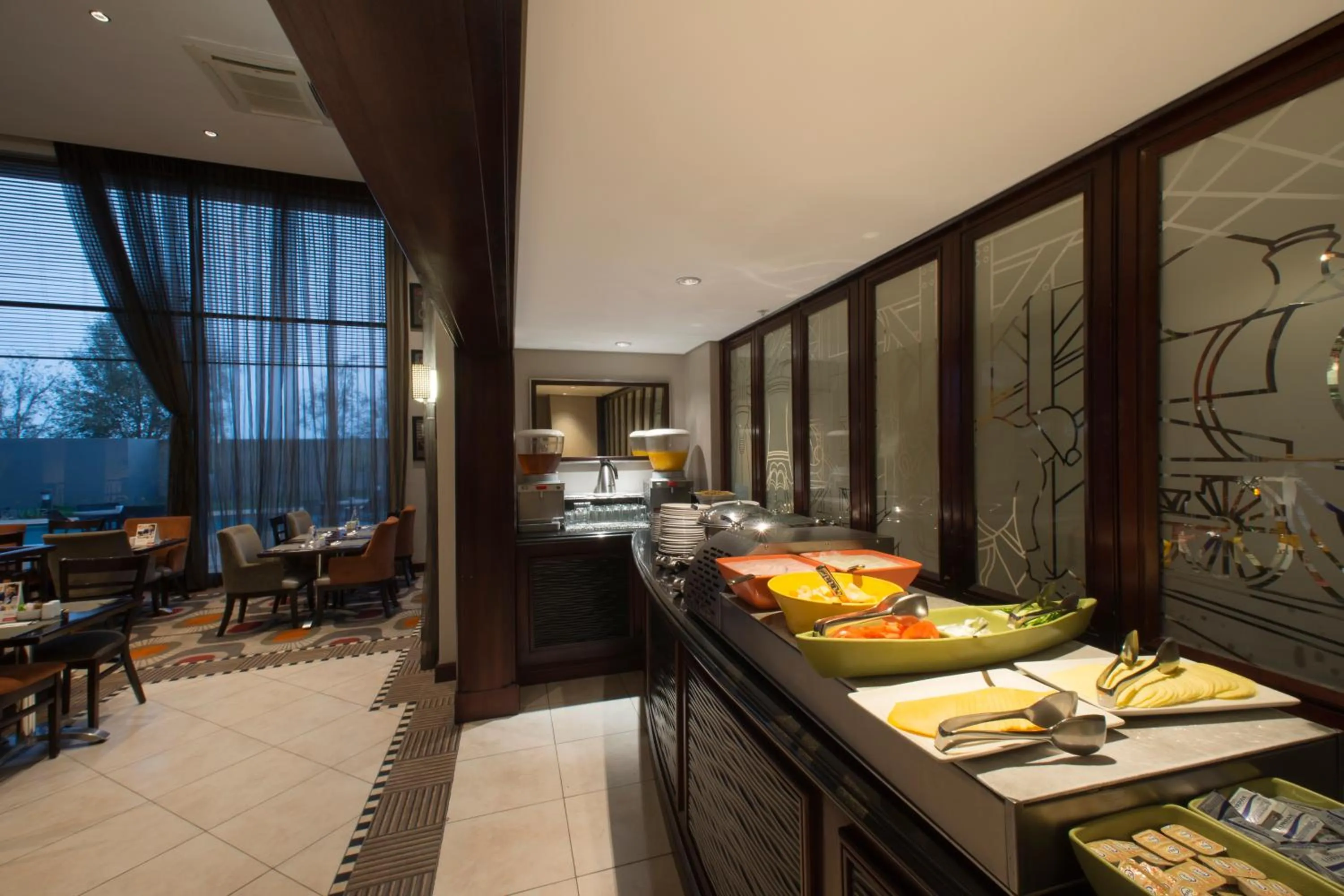 Restaurant/places to eat in The RidgePoint Hotel