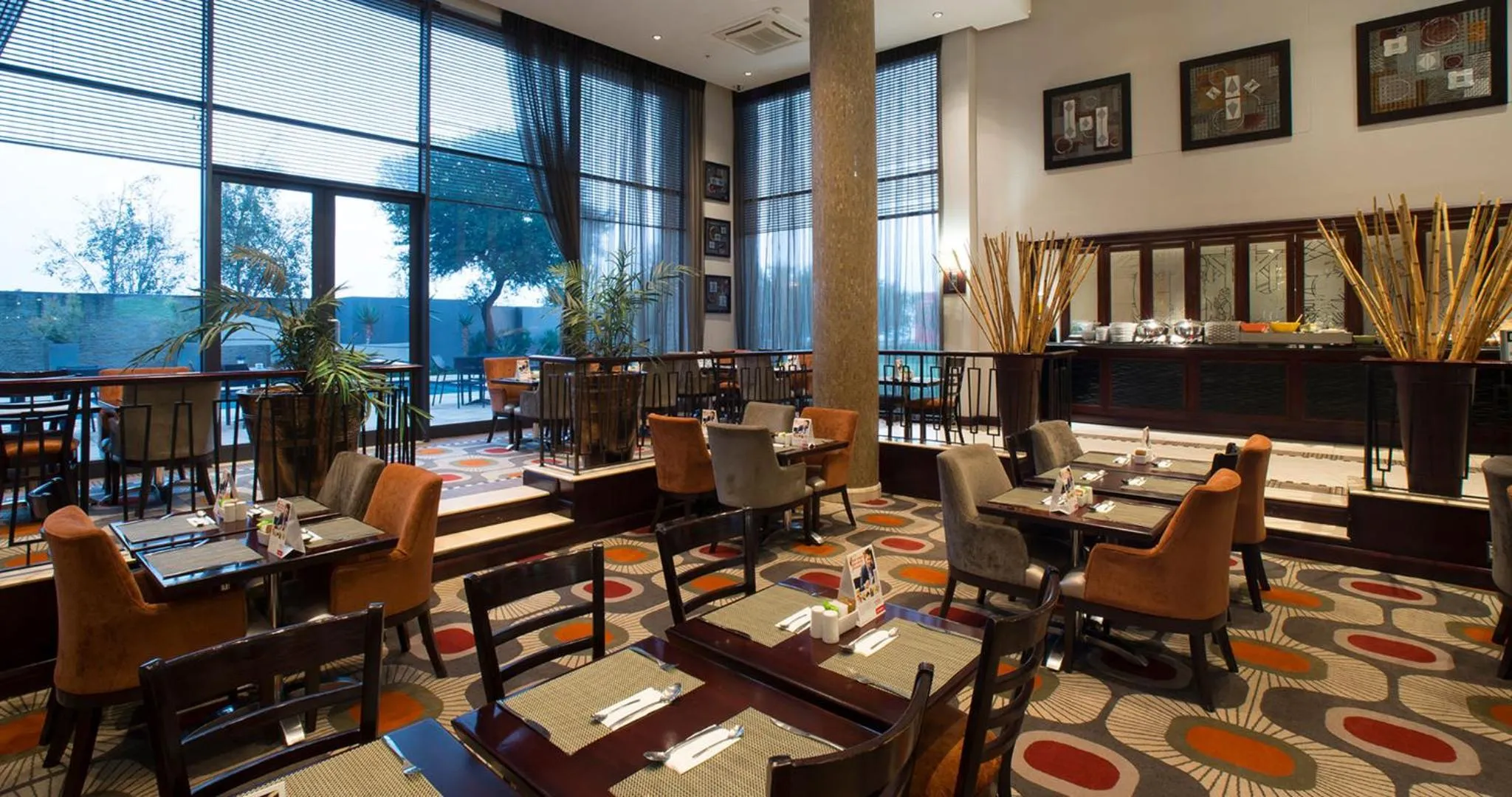 Restaurant/places to eat in The RidgePoint Hotel