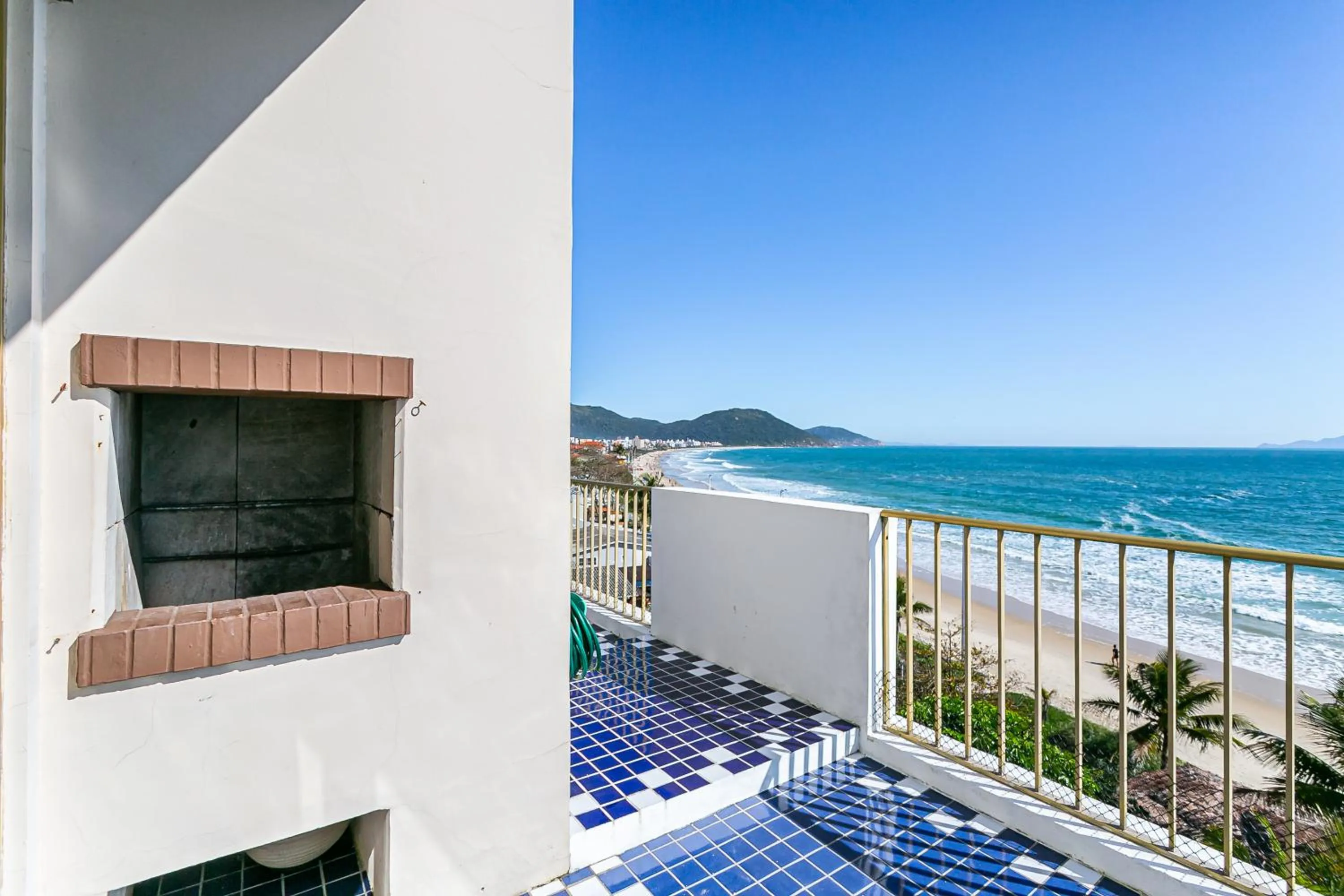 BBQ facilities in Ingleses Palace Hotel