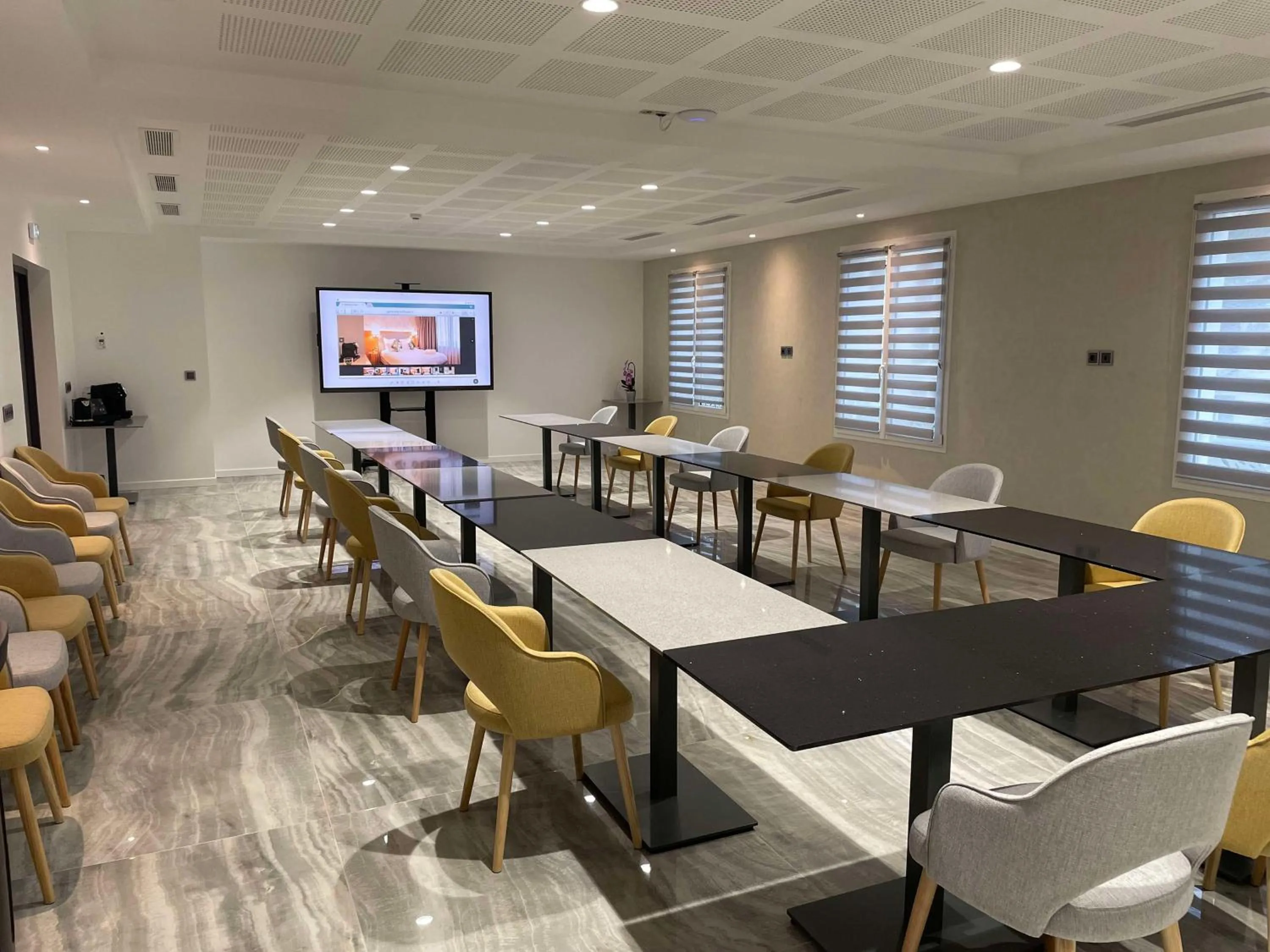 Meeting/conference room in Brit Hotel Paris Orly Rungis