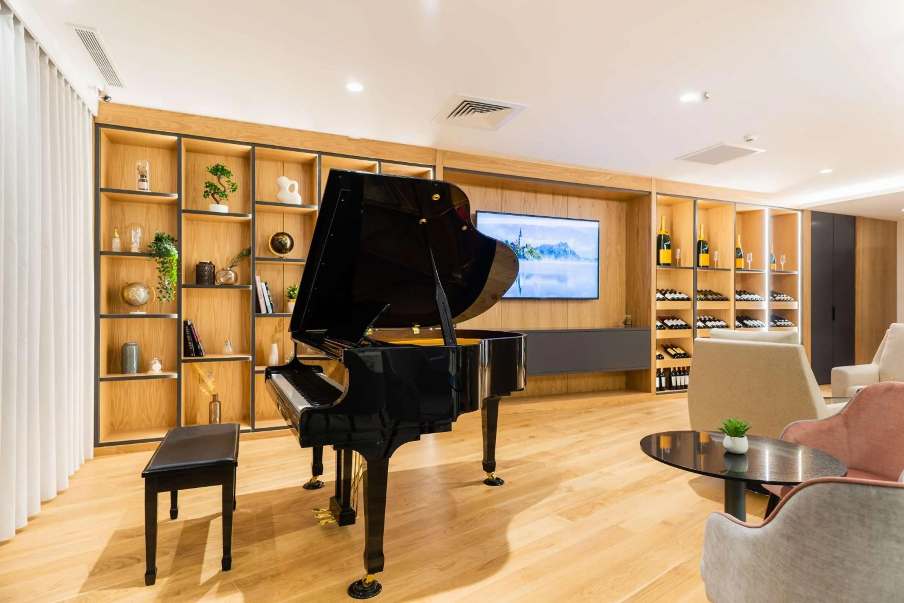 Lounge or bar in Brit Hotel Paris Orly Rungis