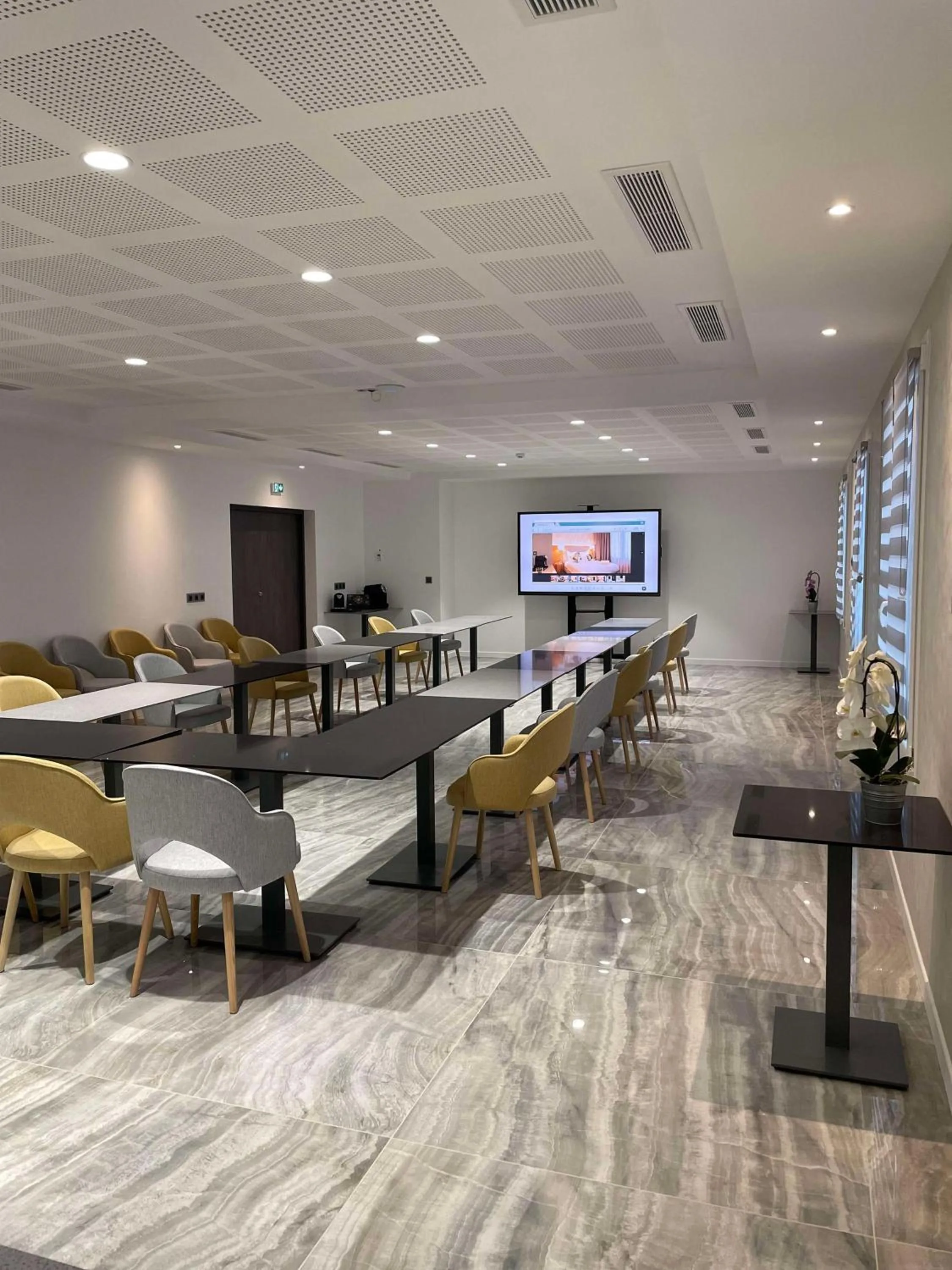 Meeting/conference room in Brit Hotel Paris Orly Rungis