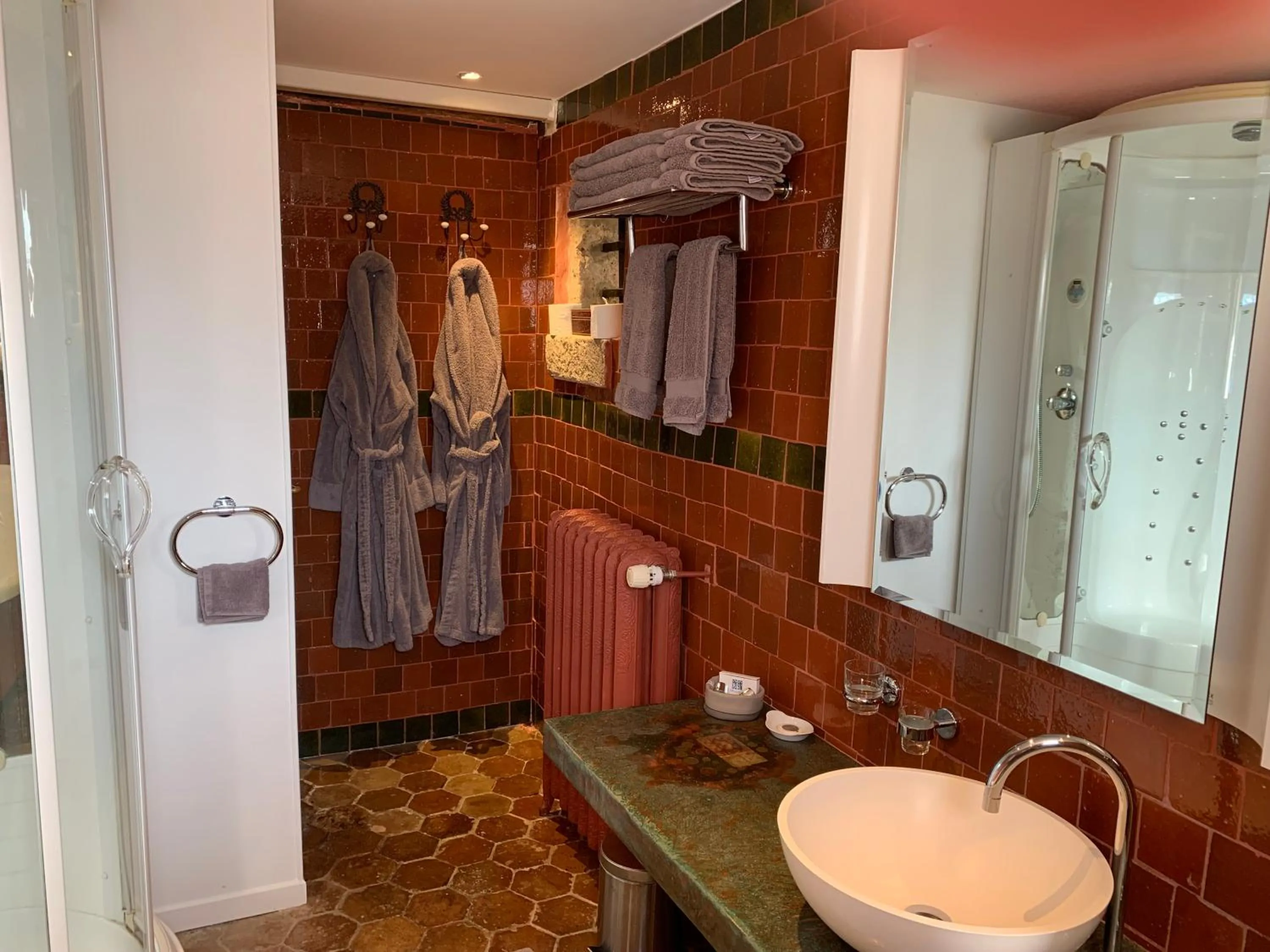 Bathroom in Demeure des Vieux Bains