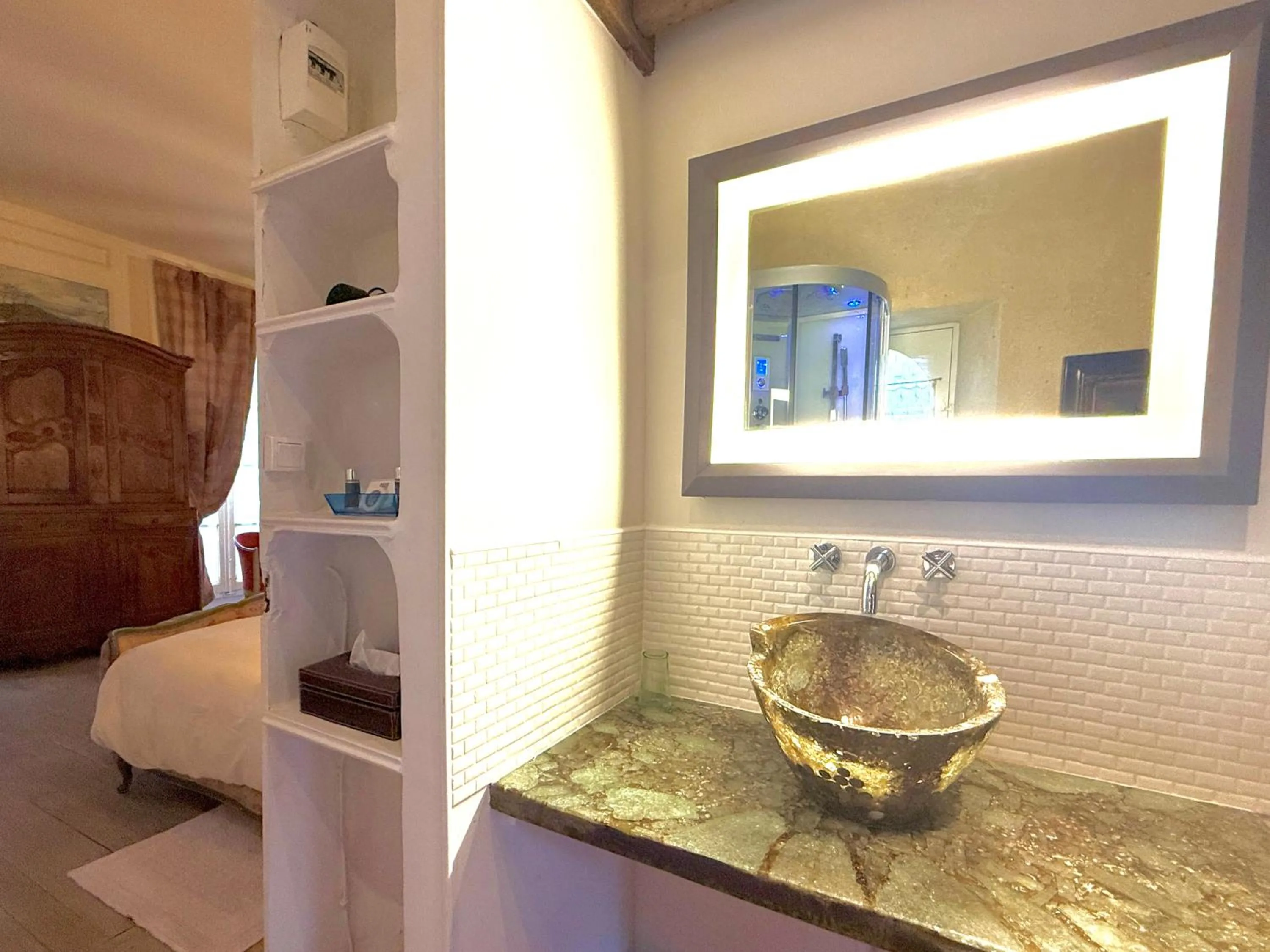 Bathroom in Demeure des Vieux Bains