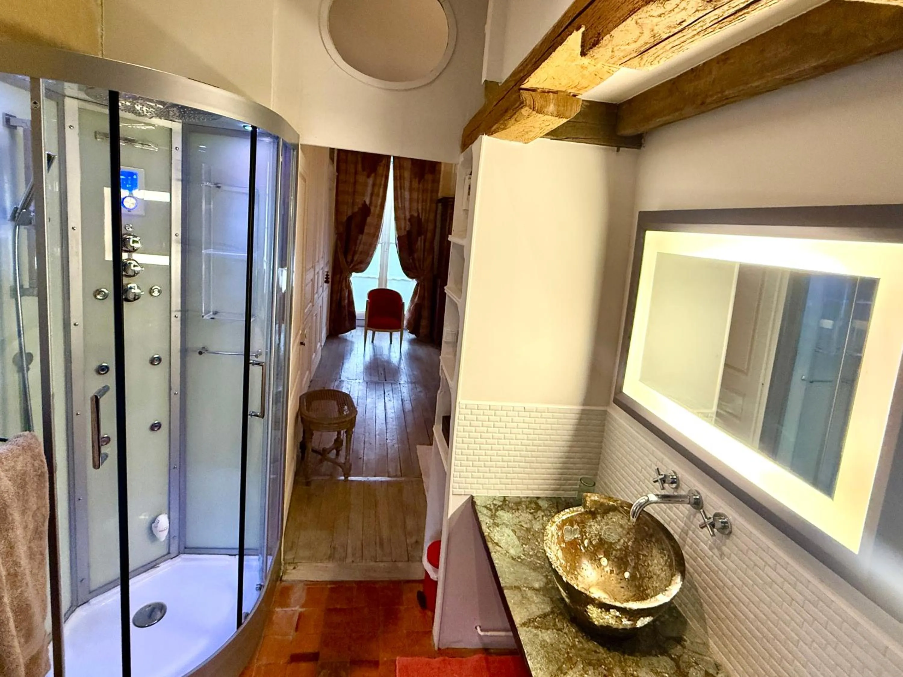 Bathroom in Demeure des Vieux Bains