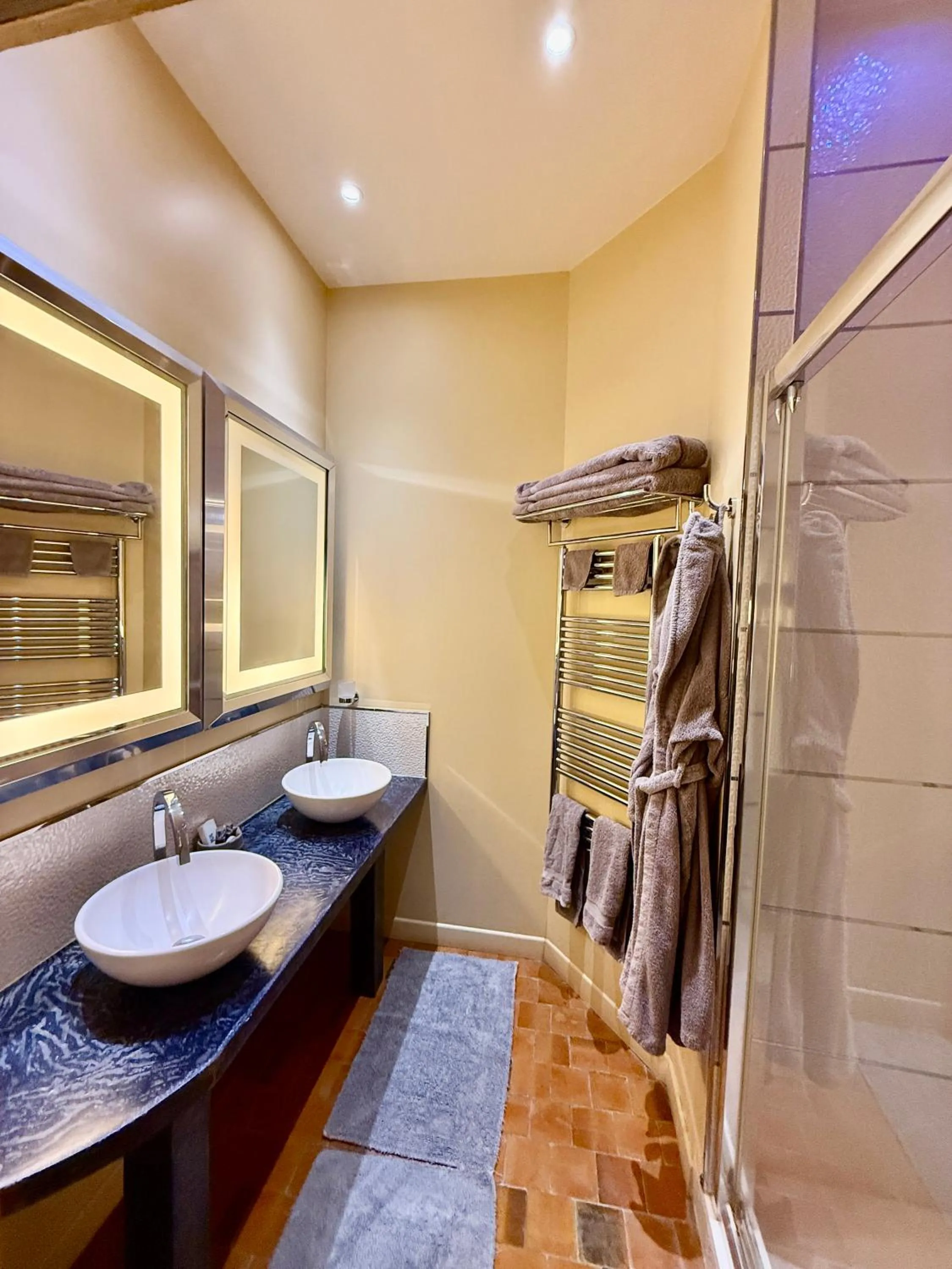 Shower in Demeure des Vieux Bains