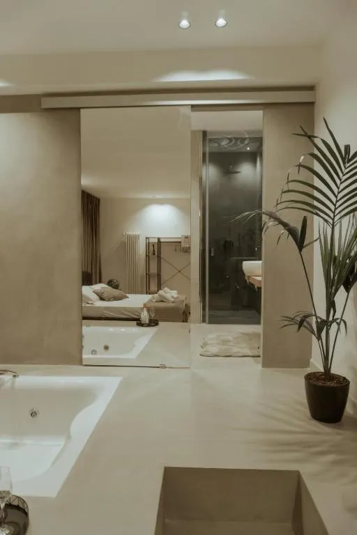 Maximum hub suite&spa