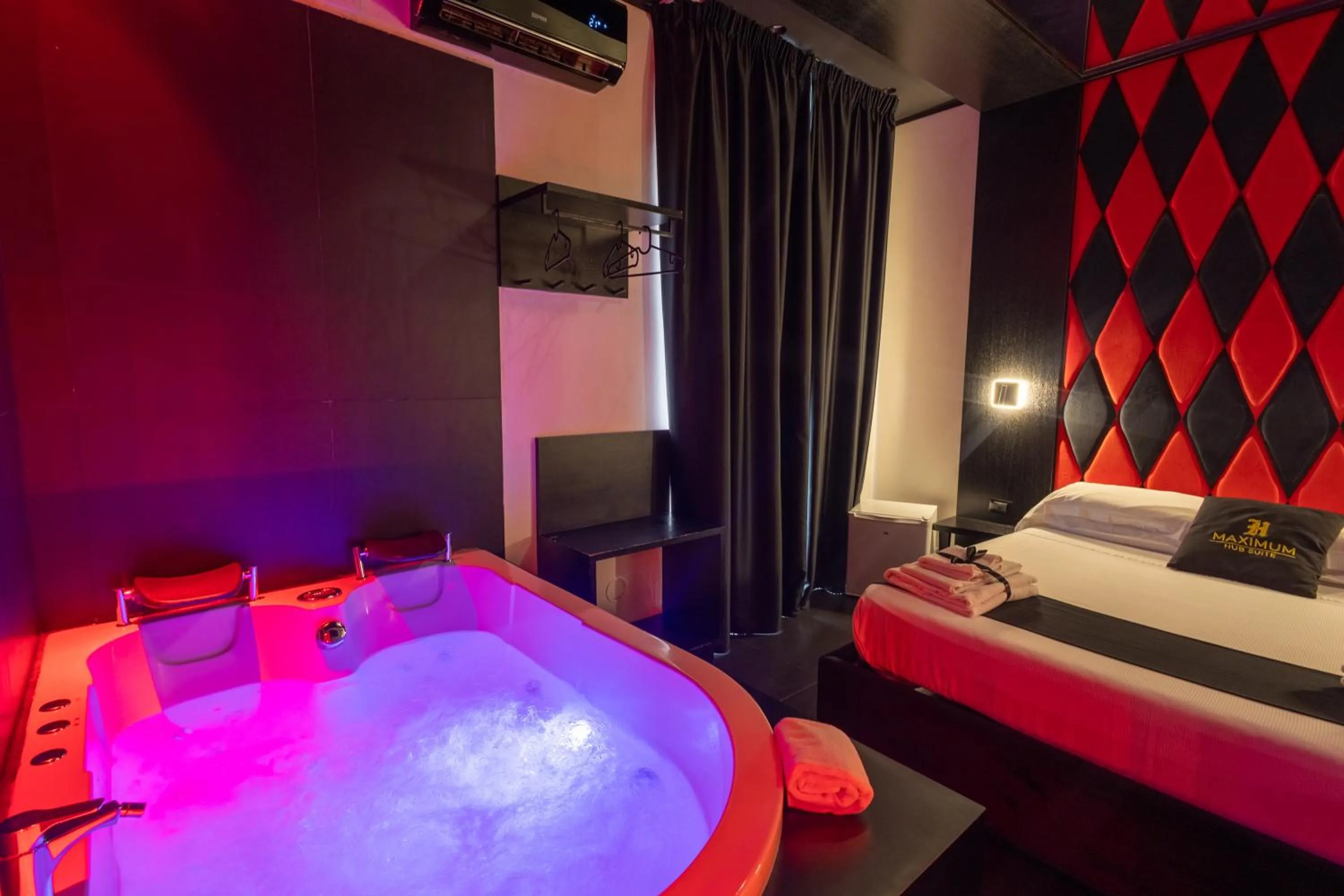 Bed in Maximum hub suite&spa