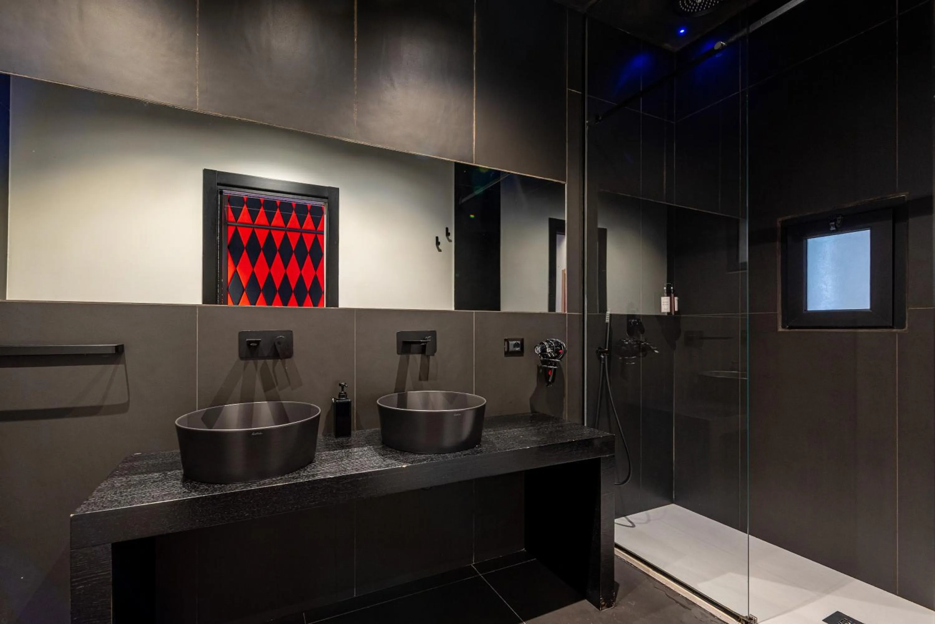 Maximum hub suite&spa