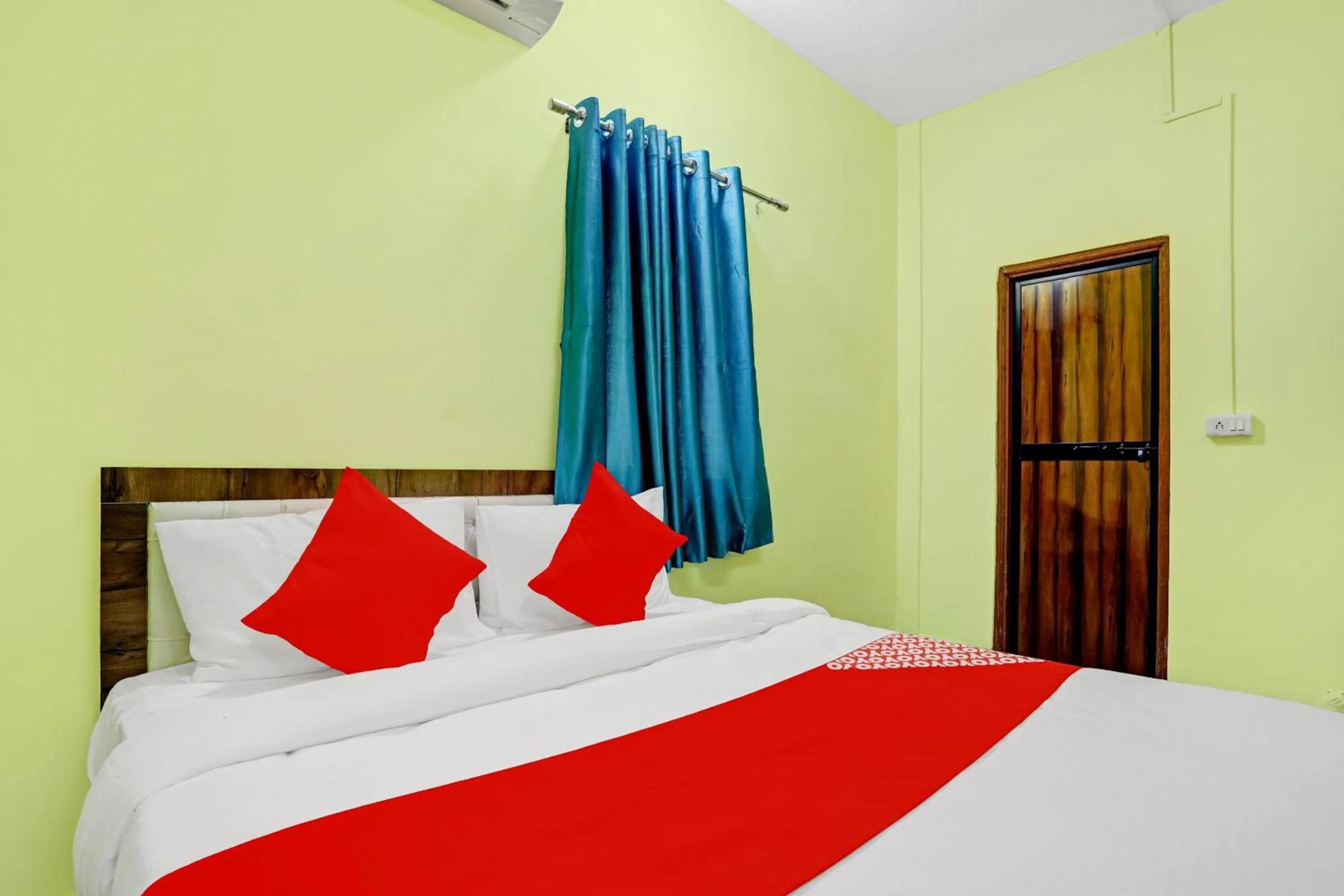 Bedroom, Bed in Hotel O Pritesh Avenue