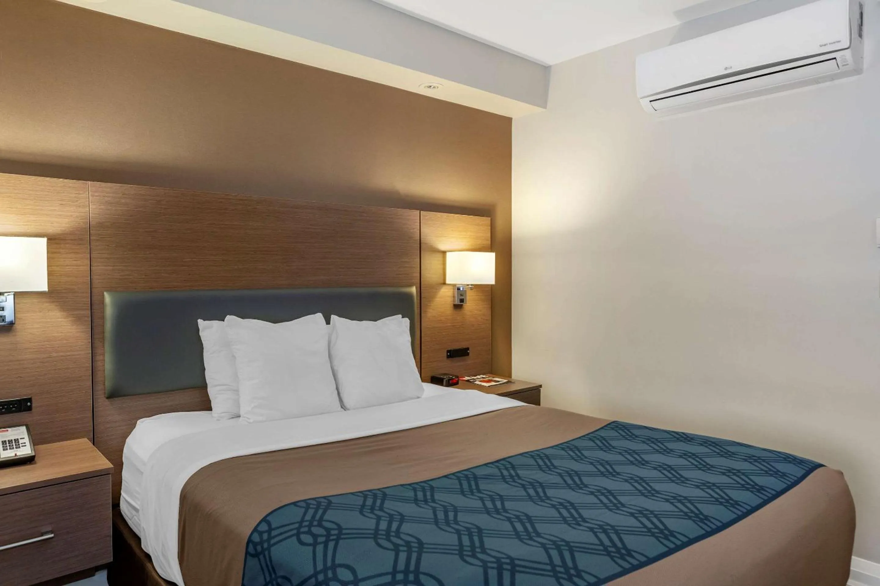 Photo of the whole room in Econo Lodge Inn & Suites Downtown