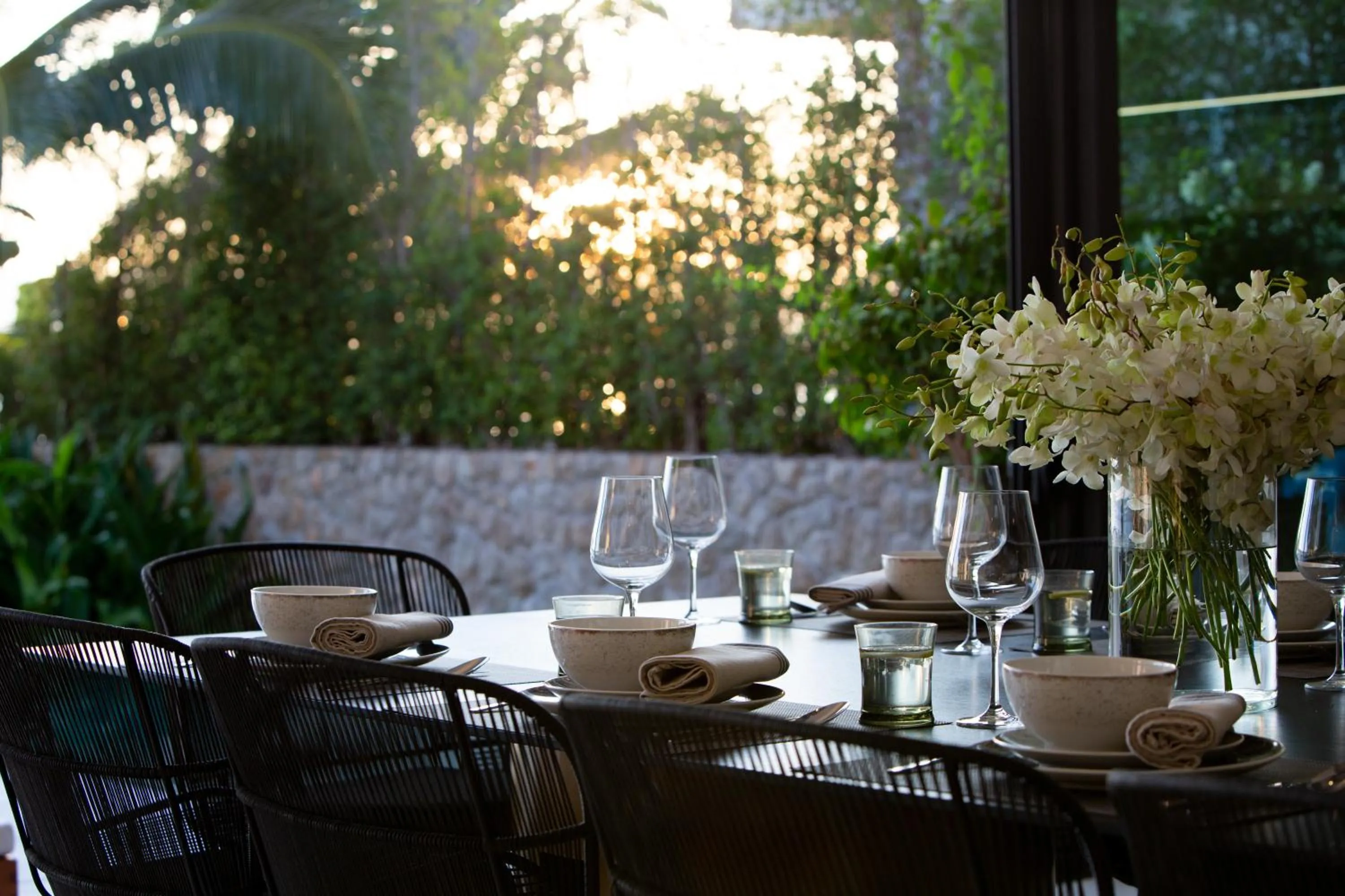 Dining area in Kerem Luxury Beachfront Villas