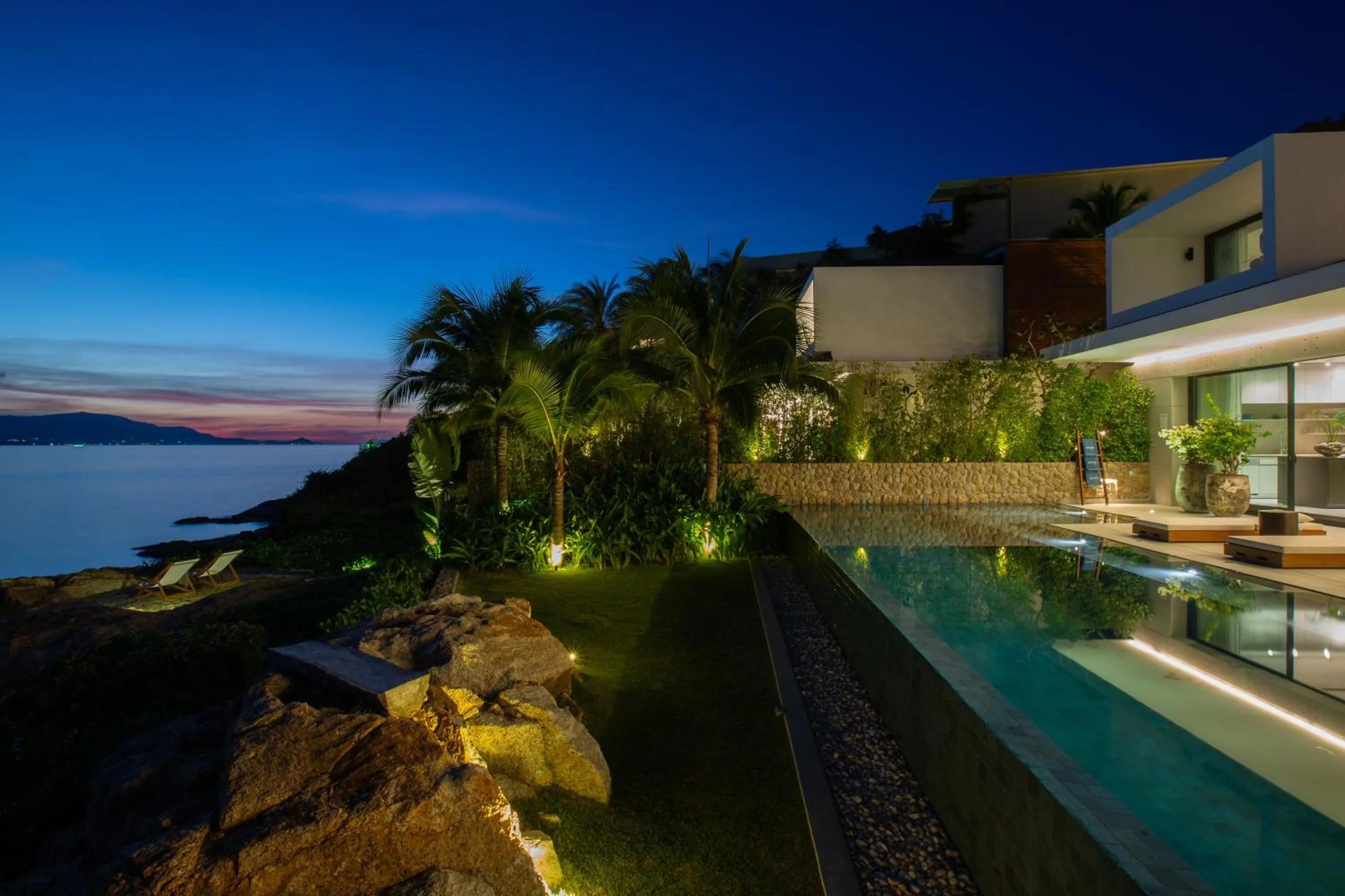 Evening entertainment in Kerem Luxury Beachfront Villas