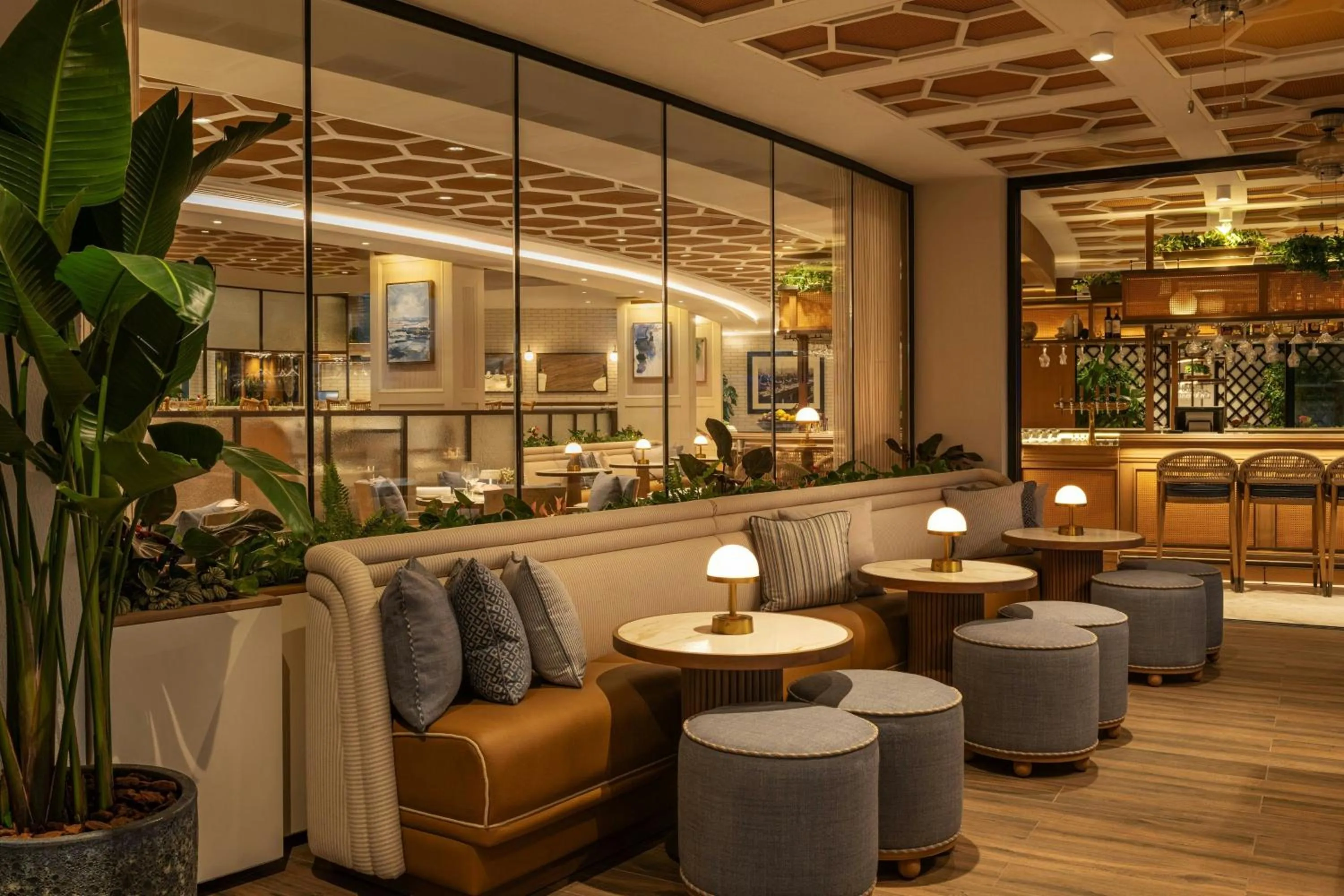 Lounge or bar in Le Royal Meridien Beach Resort & Spa Dubai
