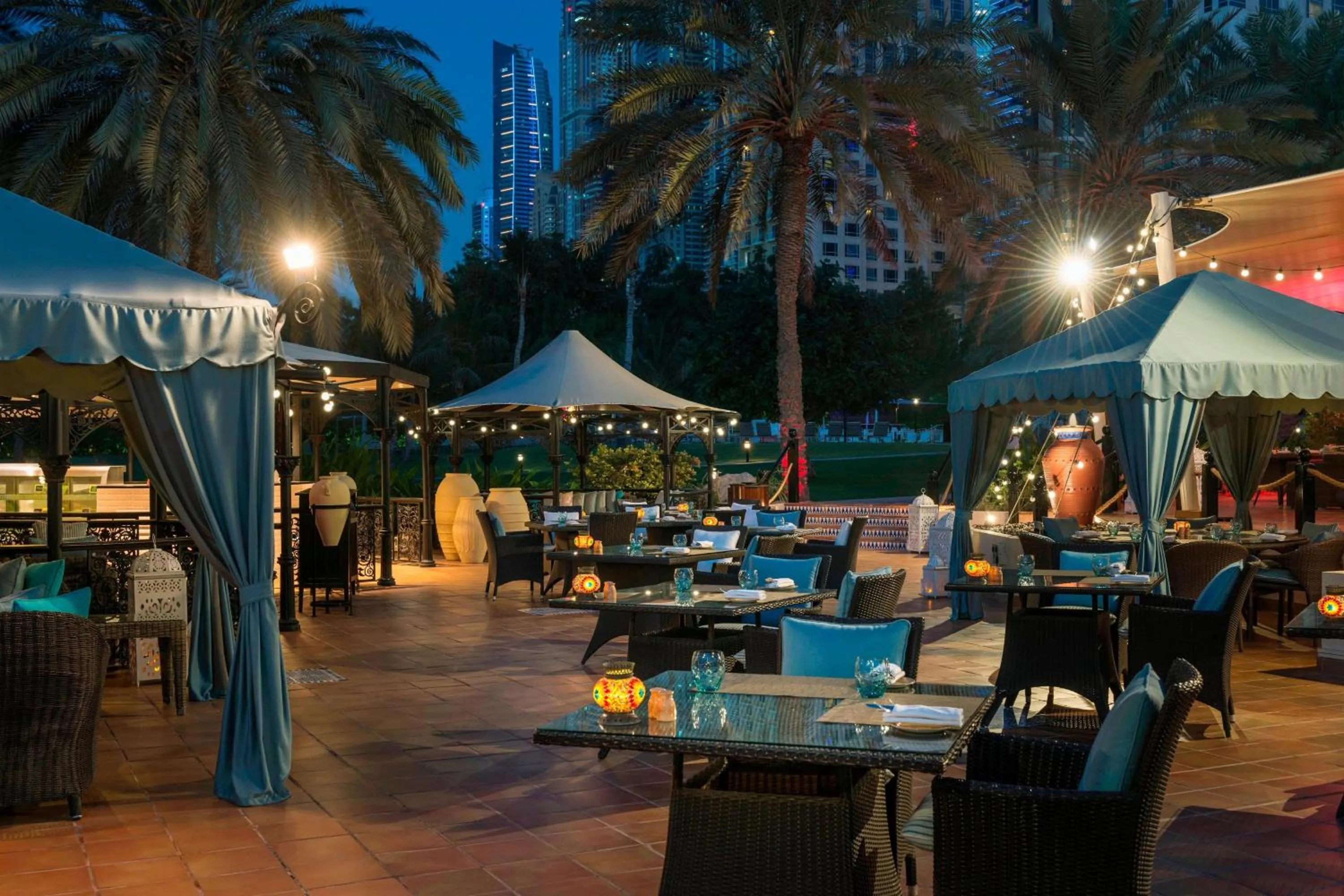Restaurant/places to eat in Le Royal Meridien Beach Resort & Spa Dubai