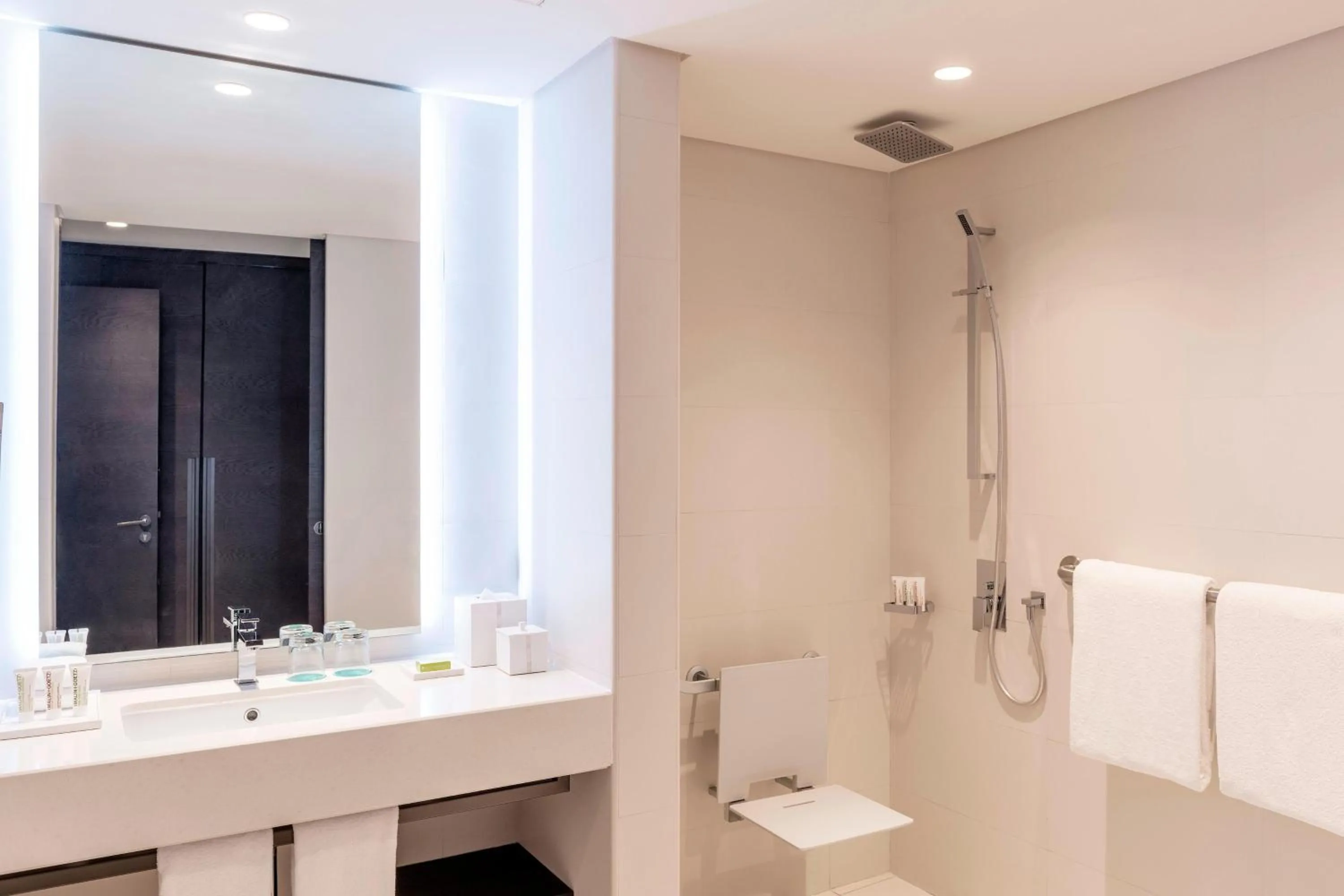 Bathroom in Le Royal Meridien Beach Resort & Spa Dubai