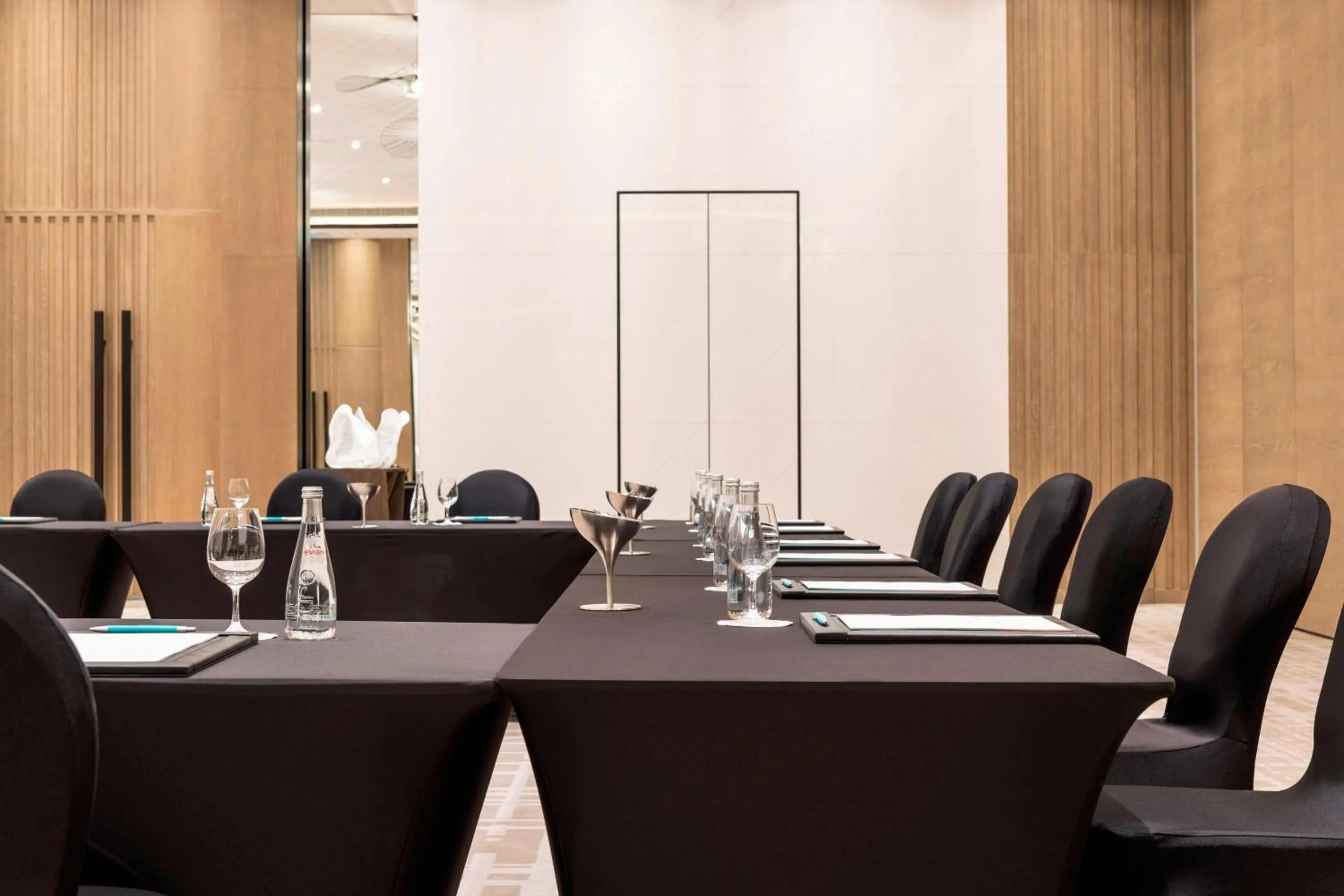 Meeting/conference room in Le Royal Meridien Beach Resort & Spa Dubai