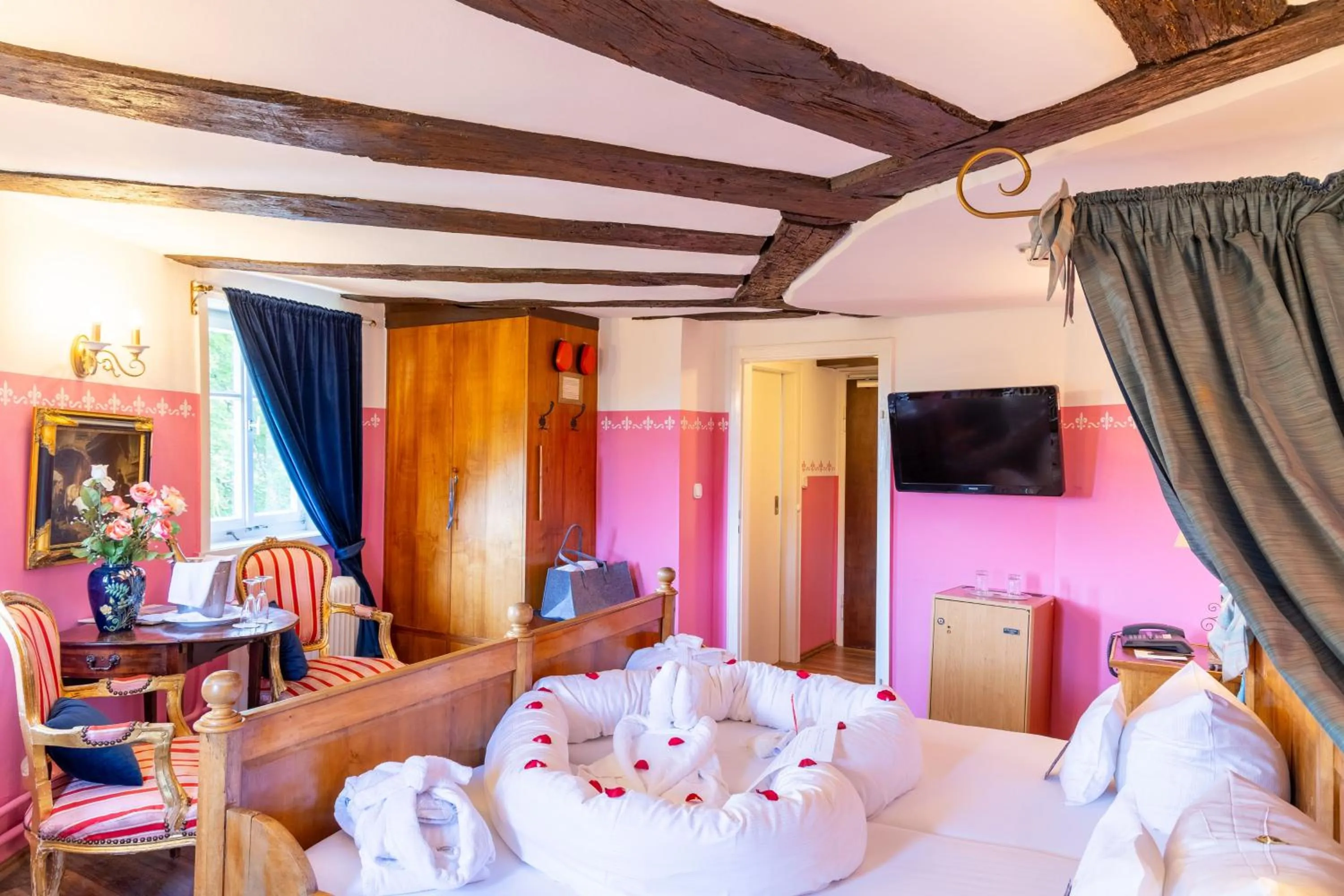 Seating area in Hotel Burg Trendelburg