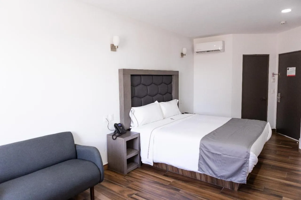 Bed in Hotel Bugari Aeropuerto Guadalajara