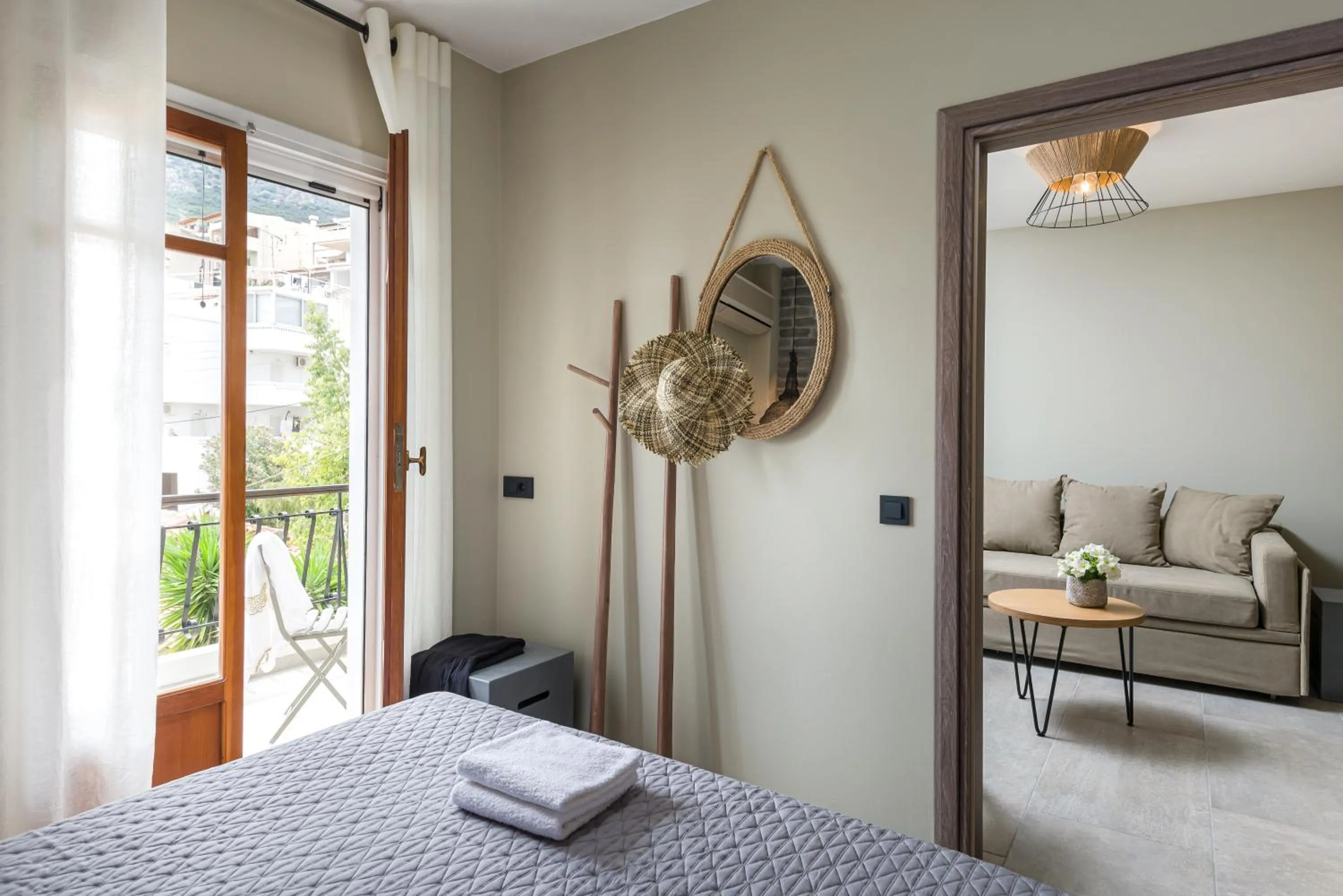 Photo of the whole room, Bed in Oasis Apartments