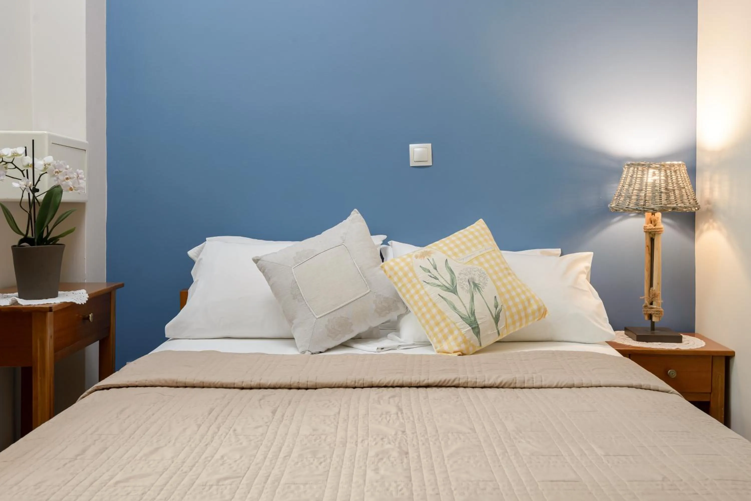 Bed in Oasis Apartments