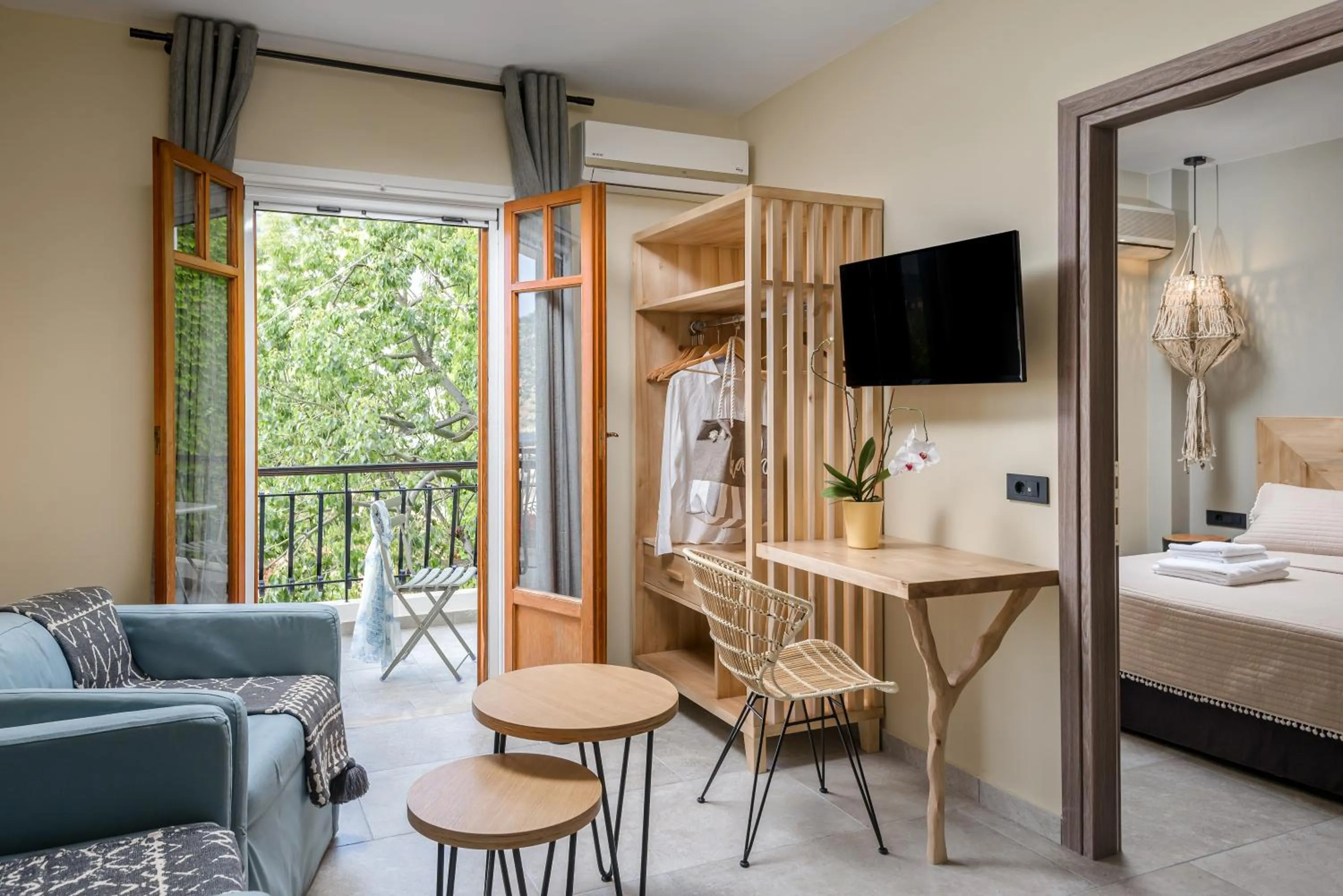 Bed in Oasis Apartments