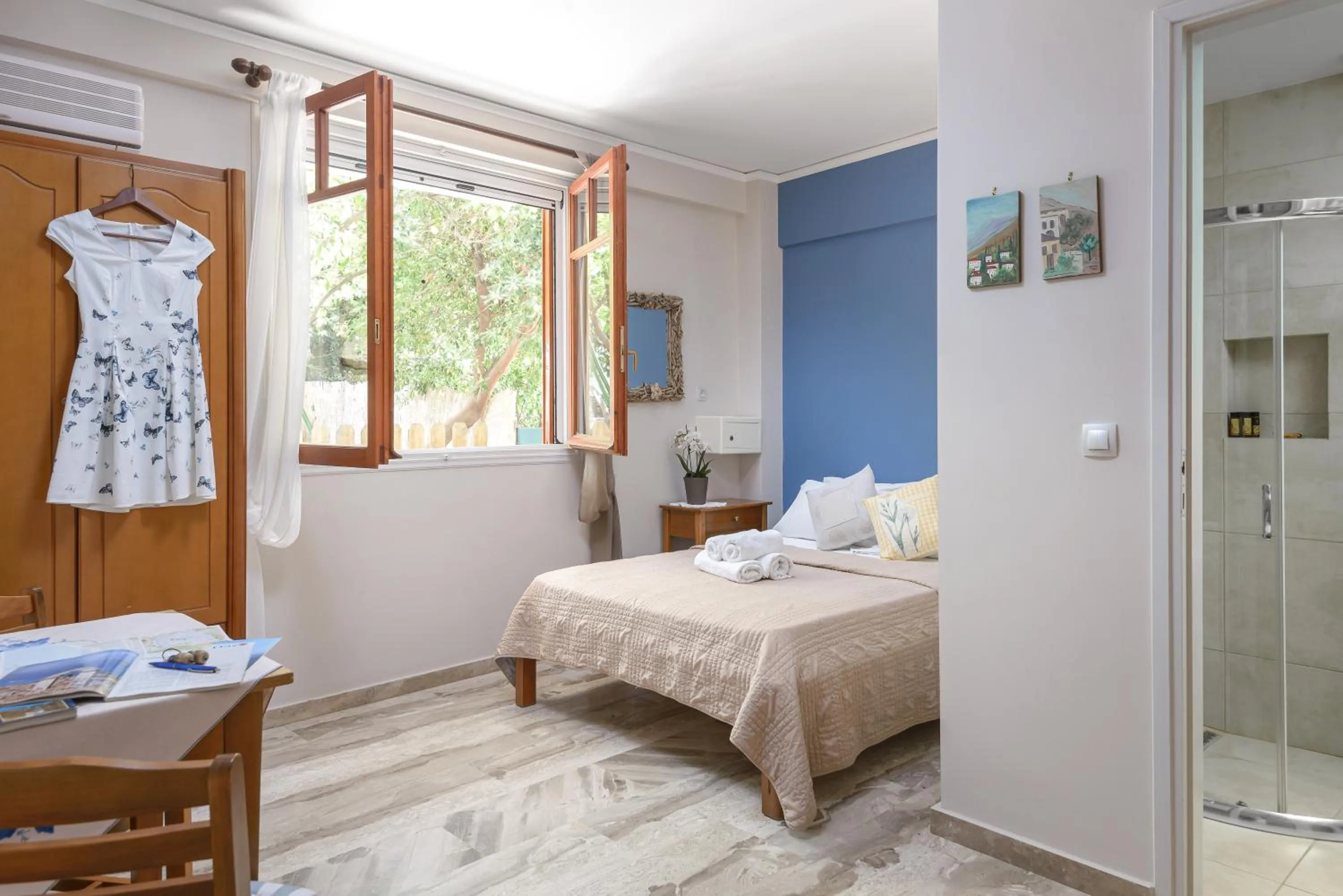 Bed in Oasis Apartments