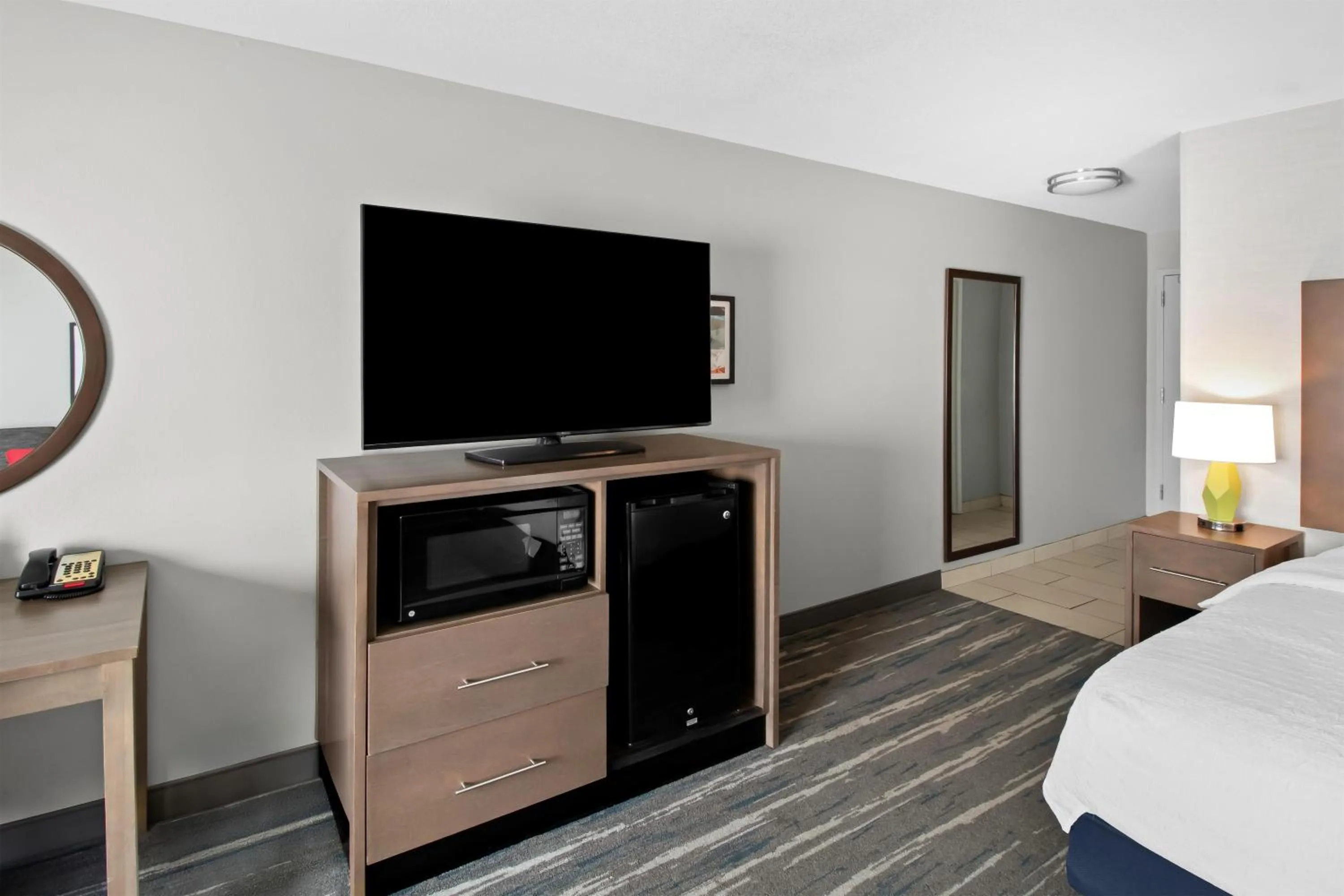 Living room, Bed in Hampton Inn Middletown