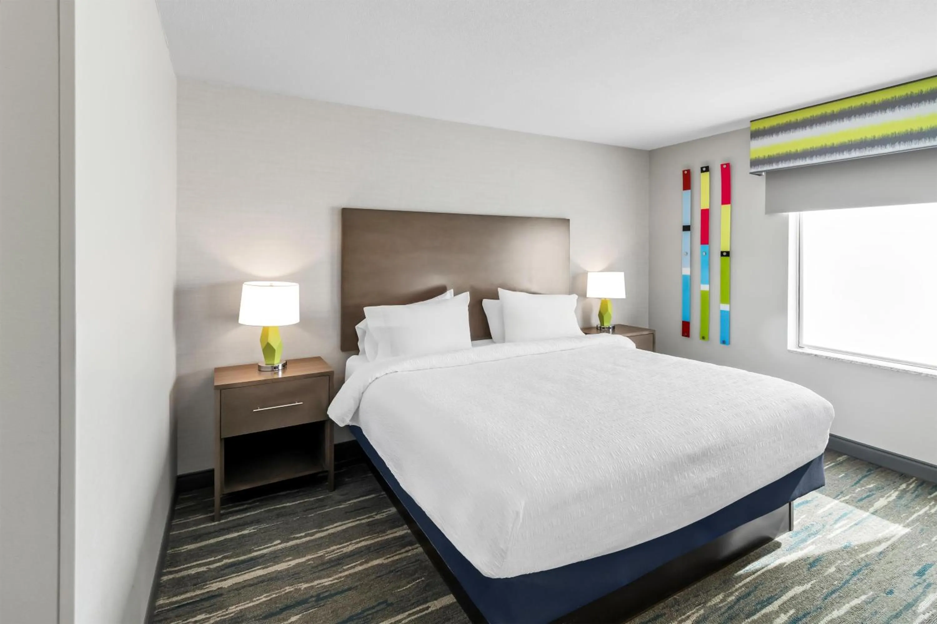 Bed in Hampton Inn Middletown