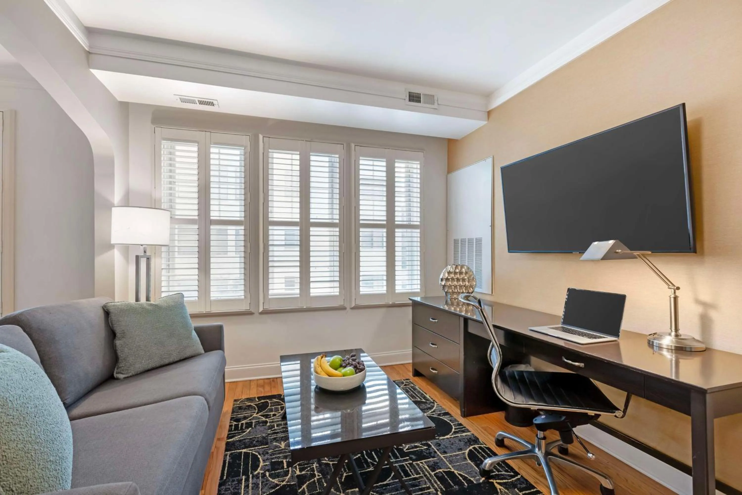 Photo of the whole room in Best Western Plus Hawthorne Terrace Hotel