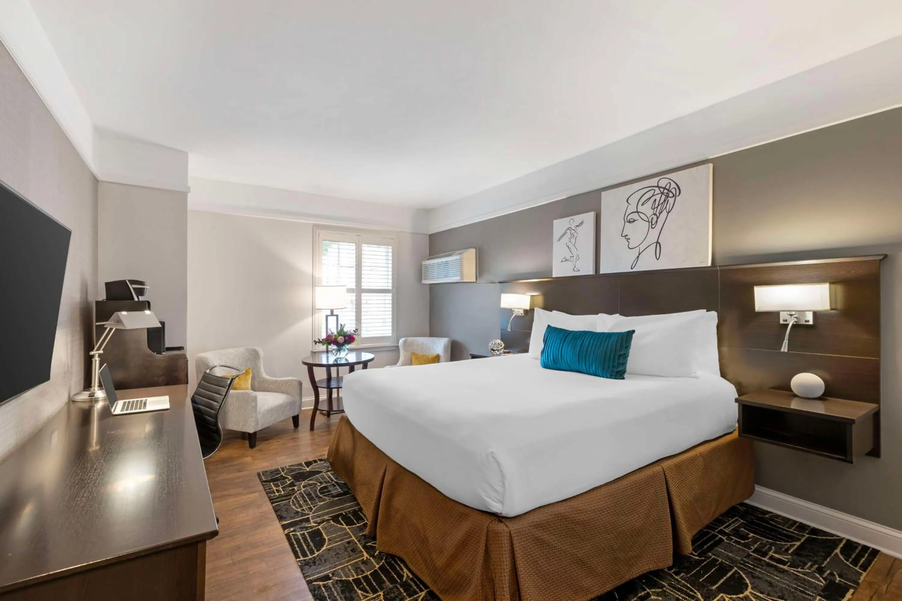 Bedroom, Bed in Best Western Plus Hawthorne Terrace Hotel