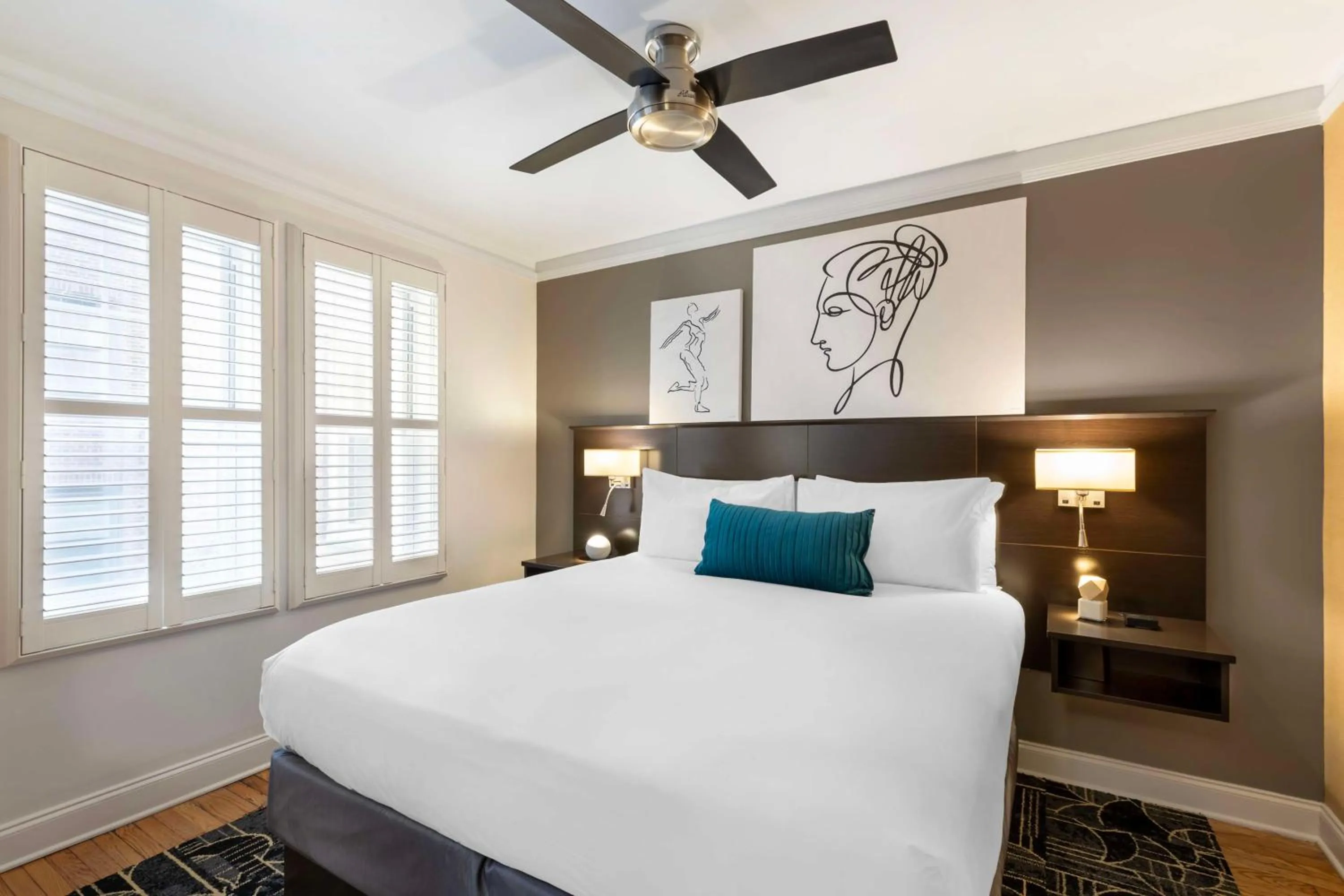 Photo of the whole room, Bed in Best Western Plus Hawthorne Terrace Hotel