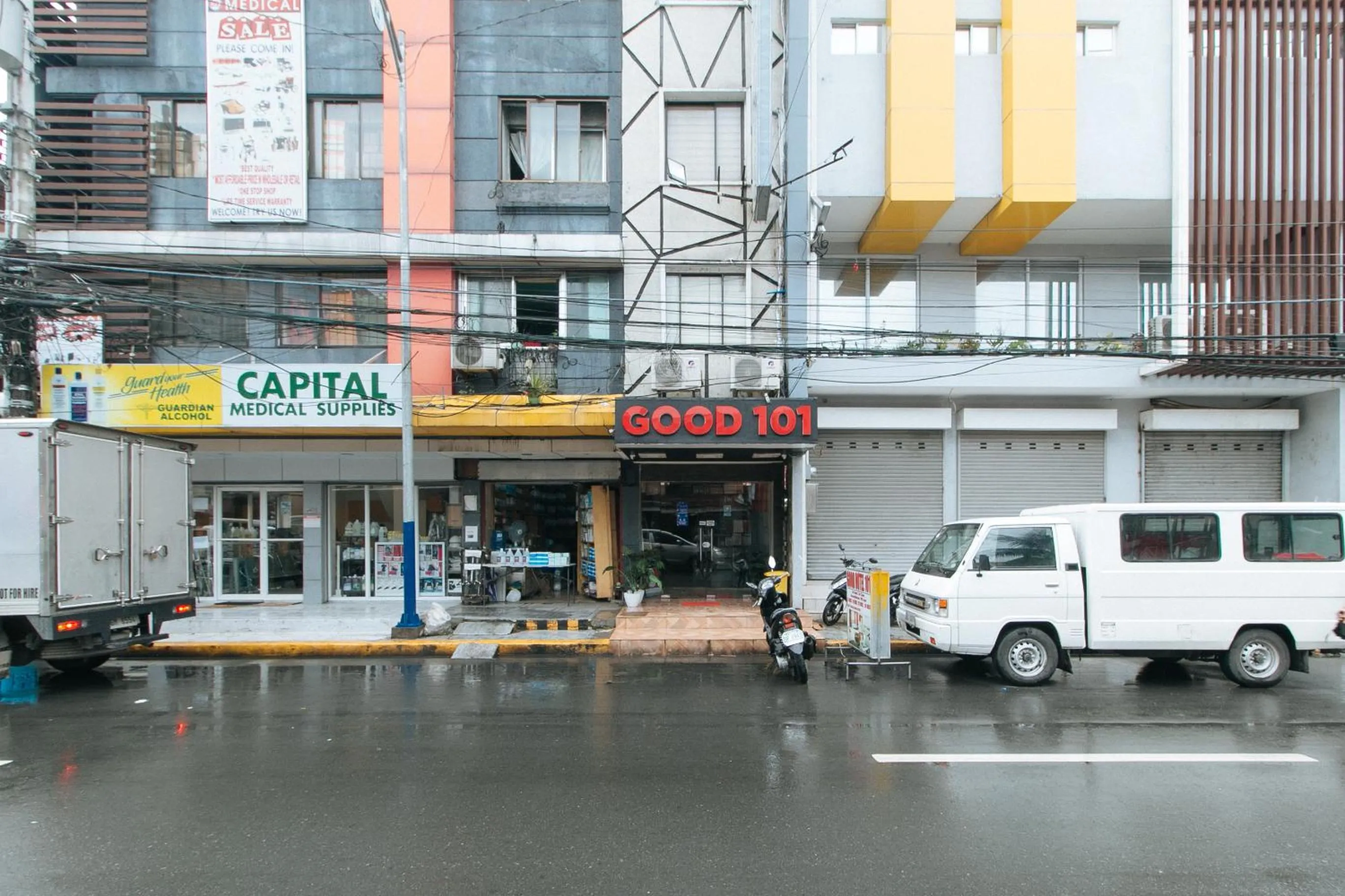 Facade/entrance in RedDoorz @ Good 101 Quiricada Manila