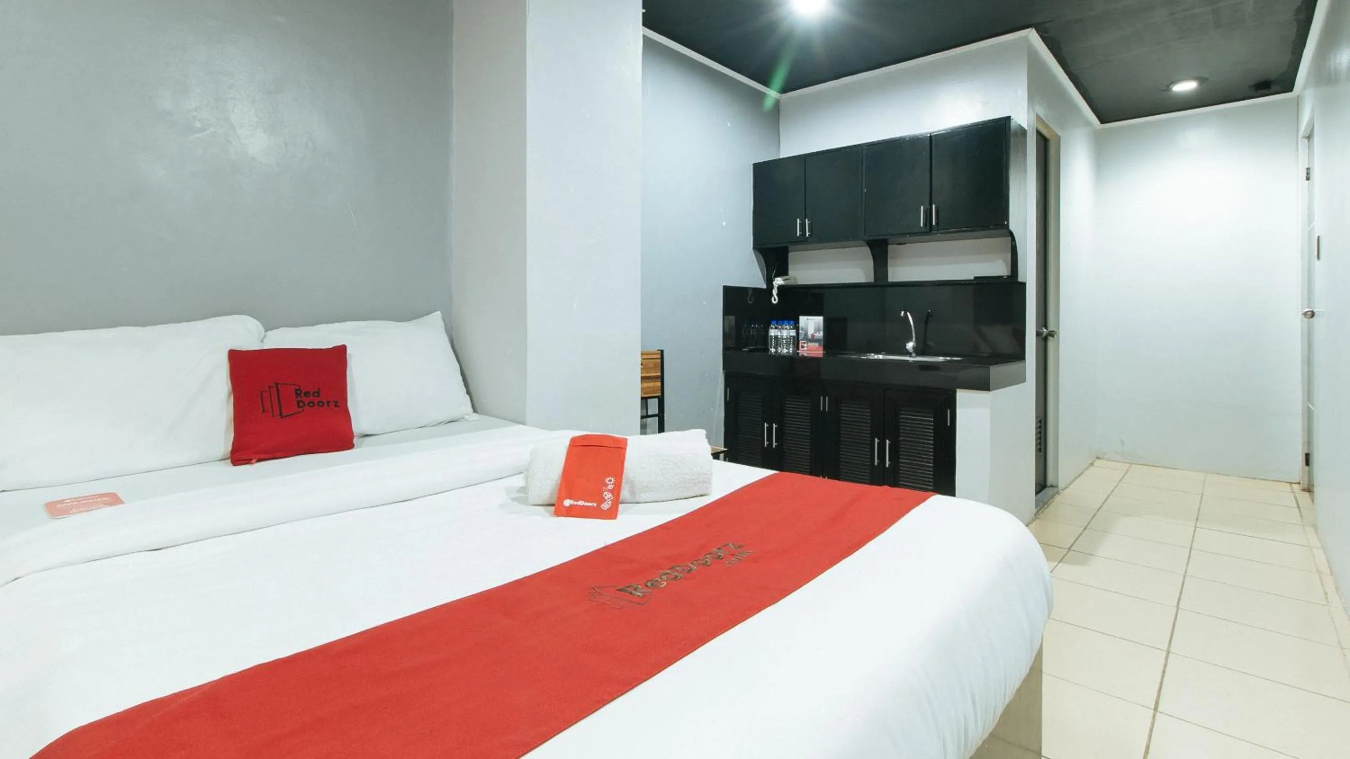 Bed in RedDoorz @ Good 101 Quiricada Manila