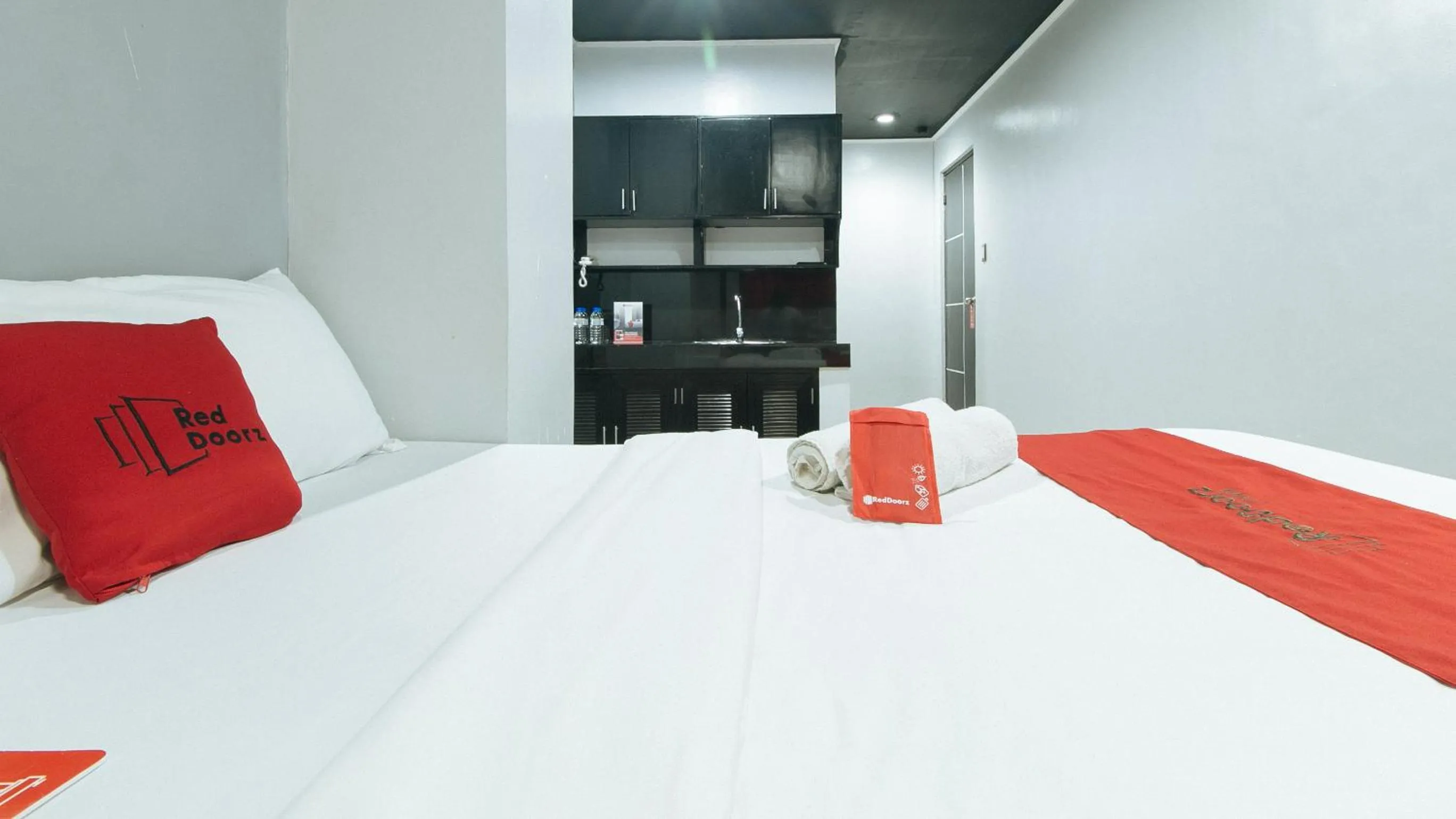 Bedroom, Bed in RedDoorz @ Good 101 Quiricada Manila