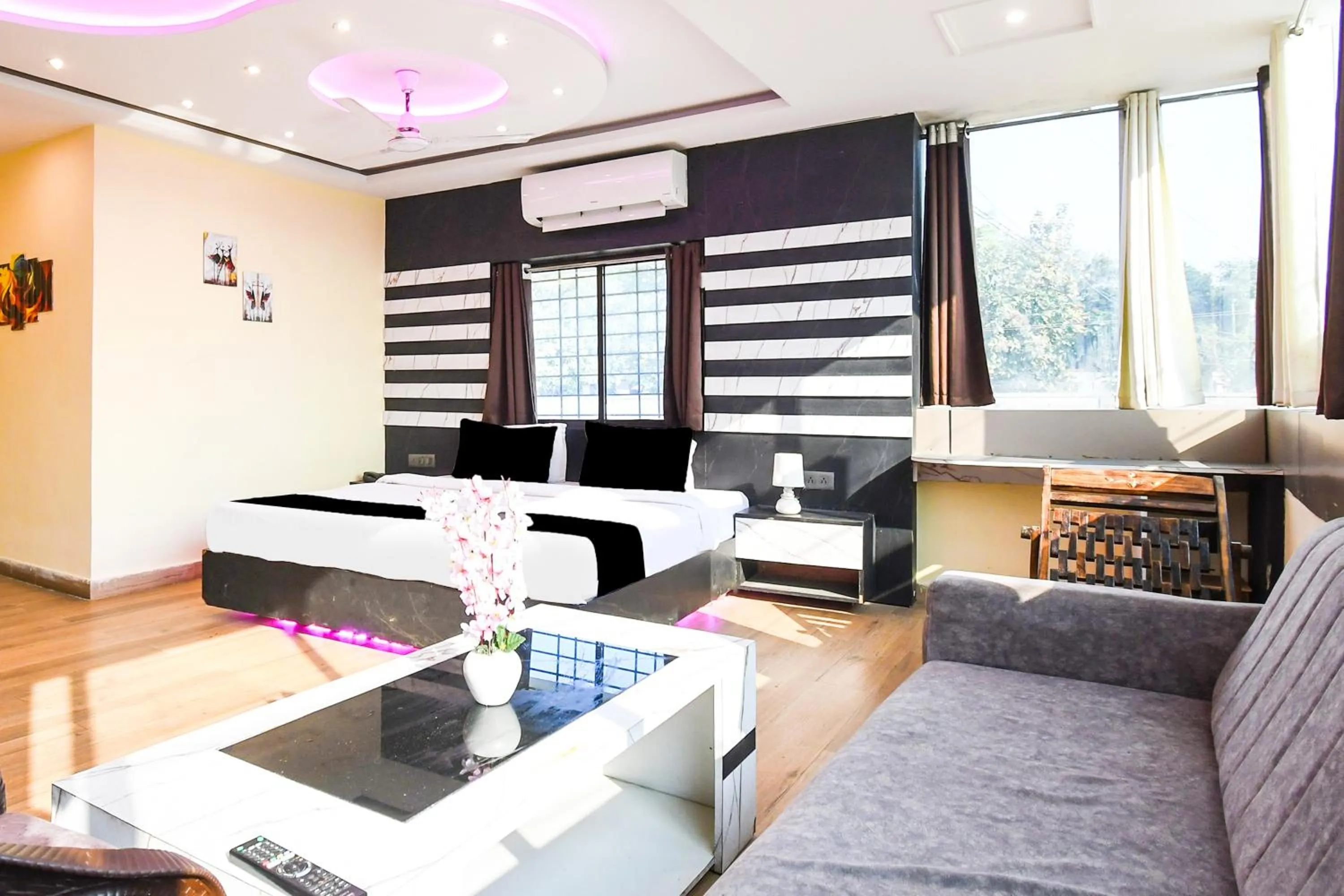 Bedroom in Super Collection O Hirak Road Dhanbad formerly Hirak Inn