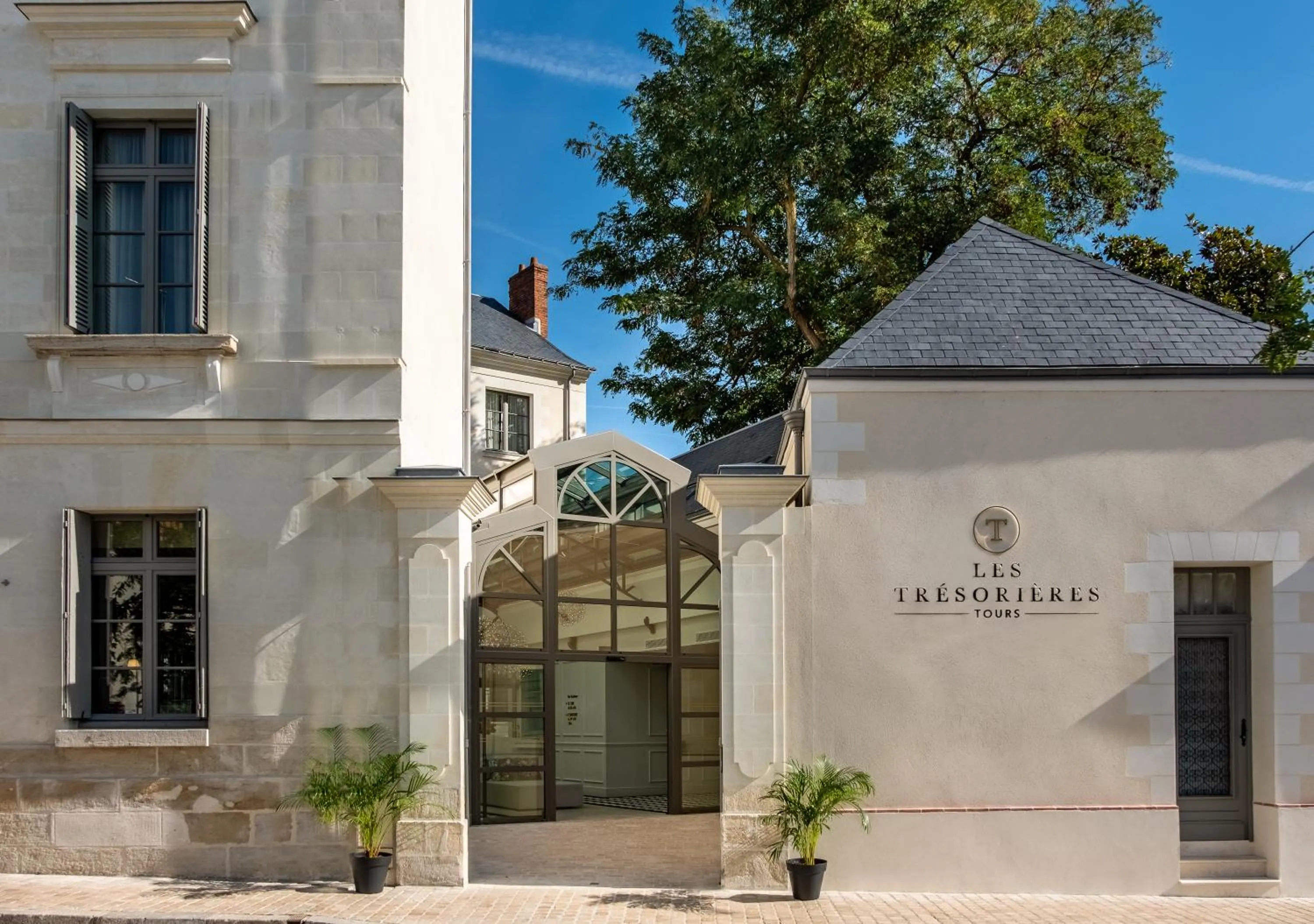 Facade/entrance in Les Trésorières
