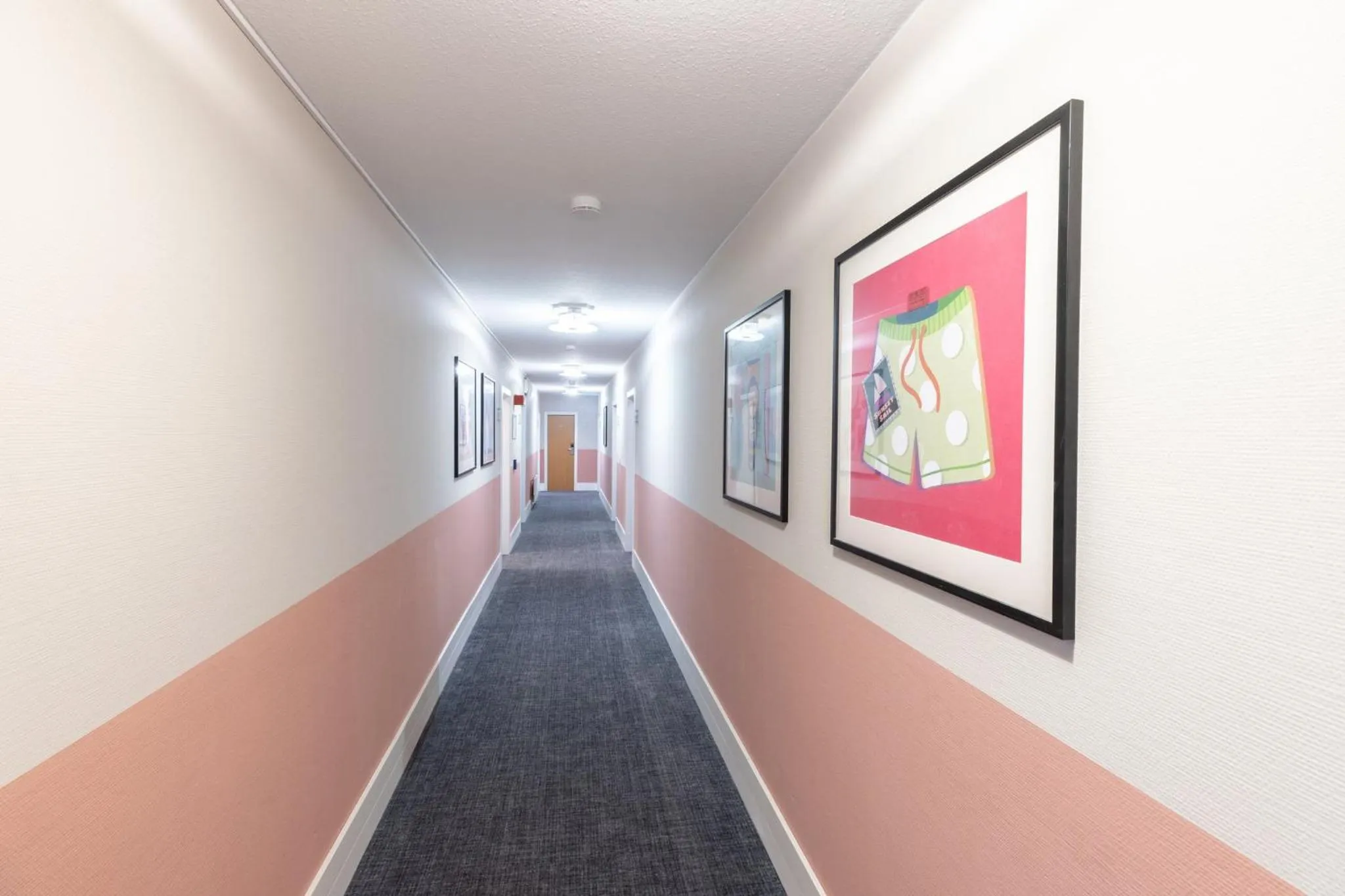 Lobby or reception in Garner Hotel Stuttgart City Centre by IHG