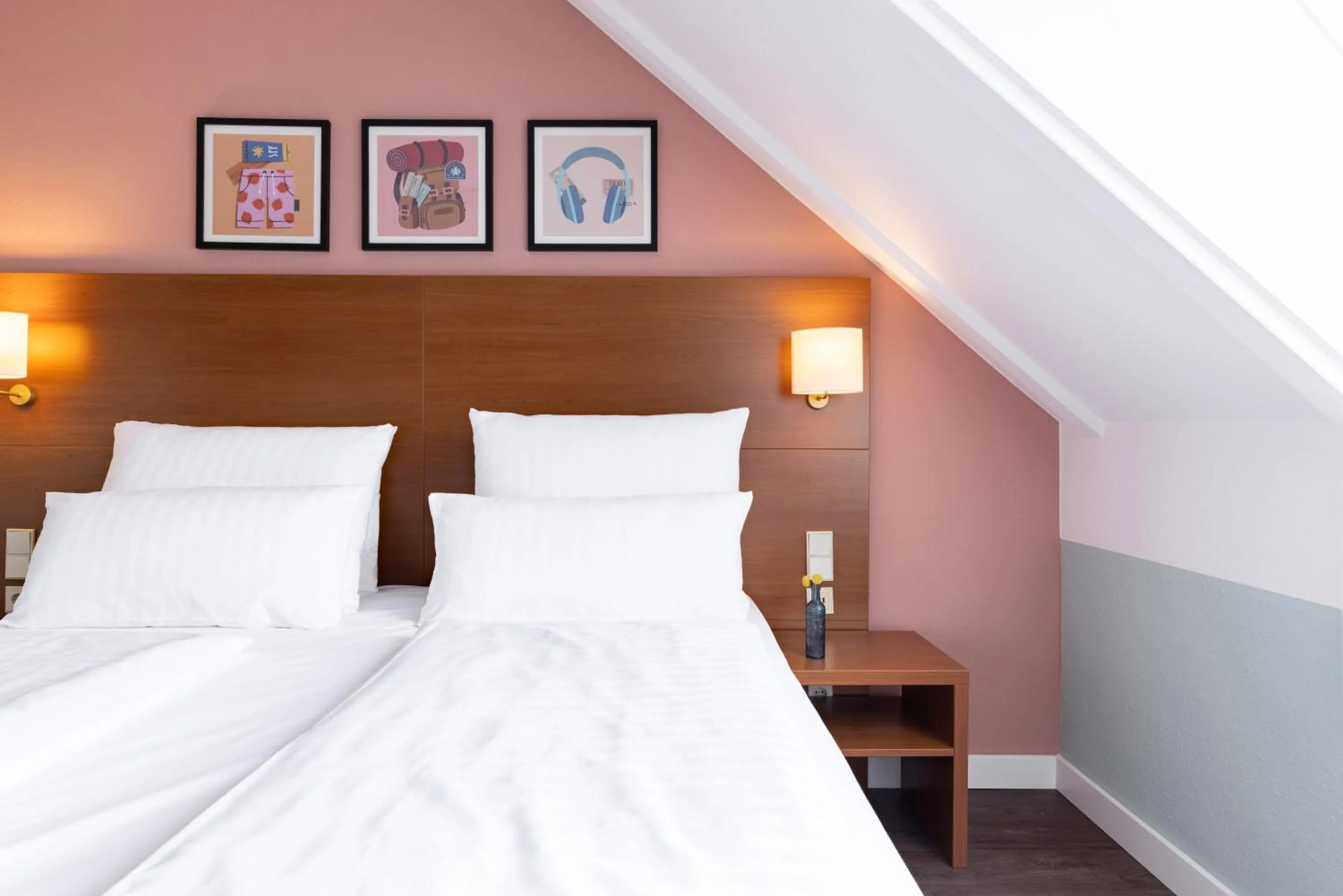 Bed in Garner Hotel Stuttgart City Centre by IHG