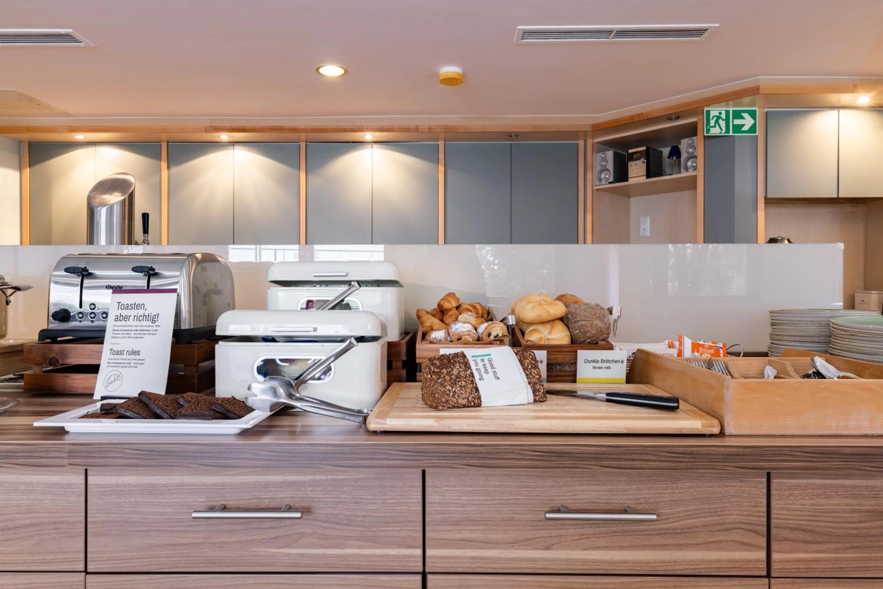 Buffet breakfast in Garner Hotel Stuttgart City Centre by IHG