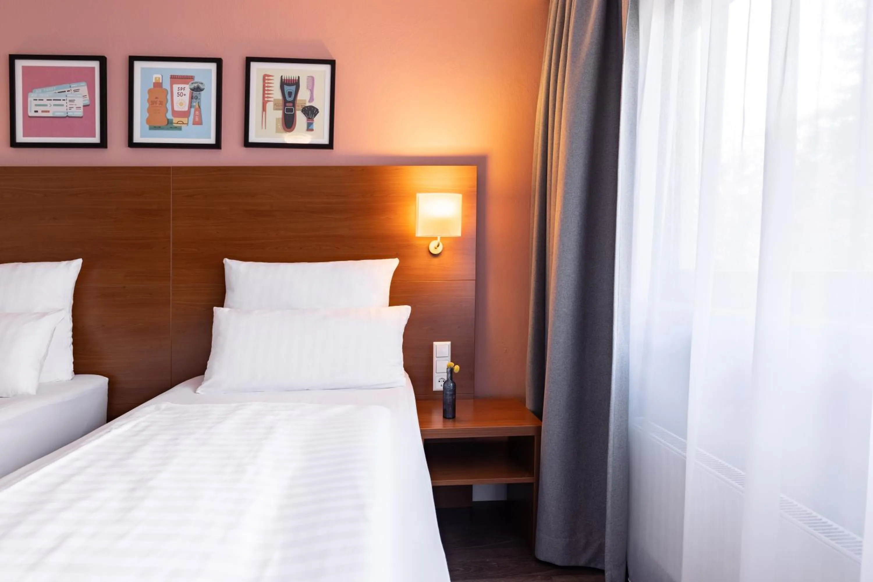 Bed in Garner Hotel Stuttgart City Centre by IHG