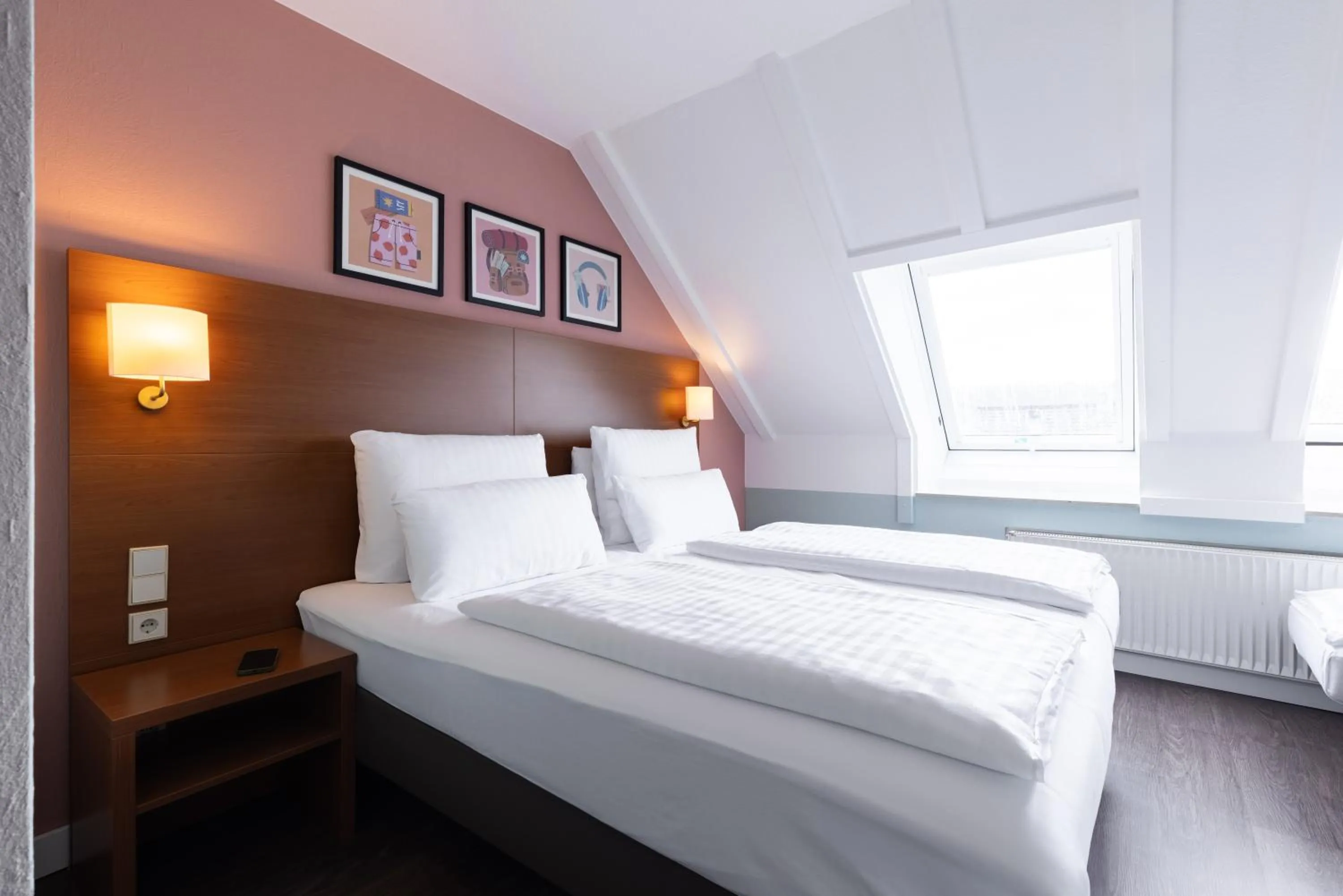 Bed in Garner Hotel Stuttgart City Centre by IHG