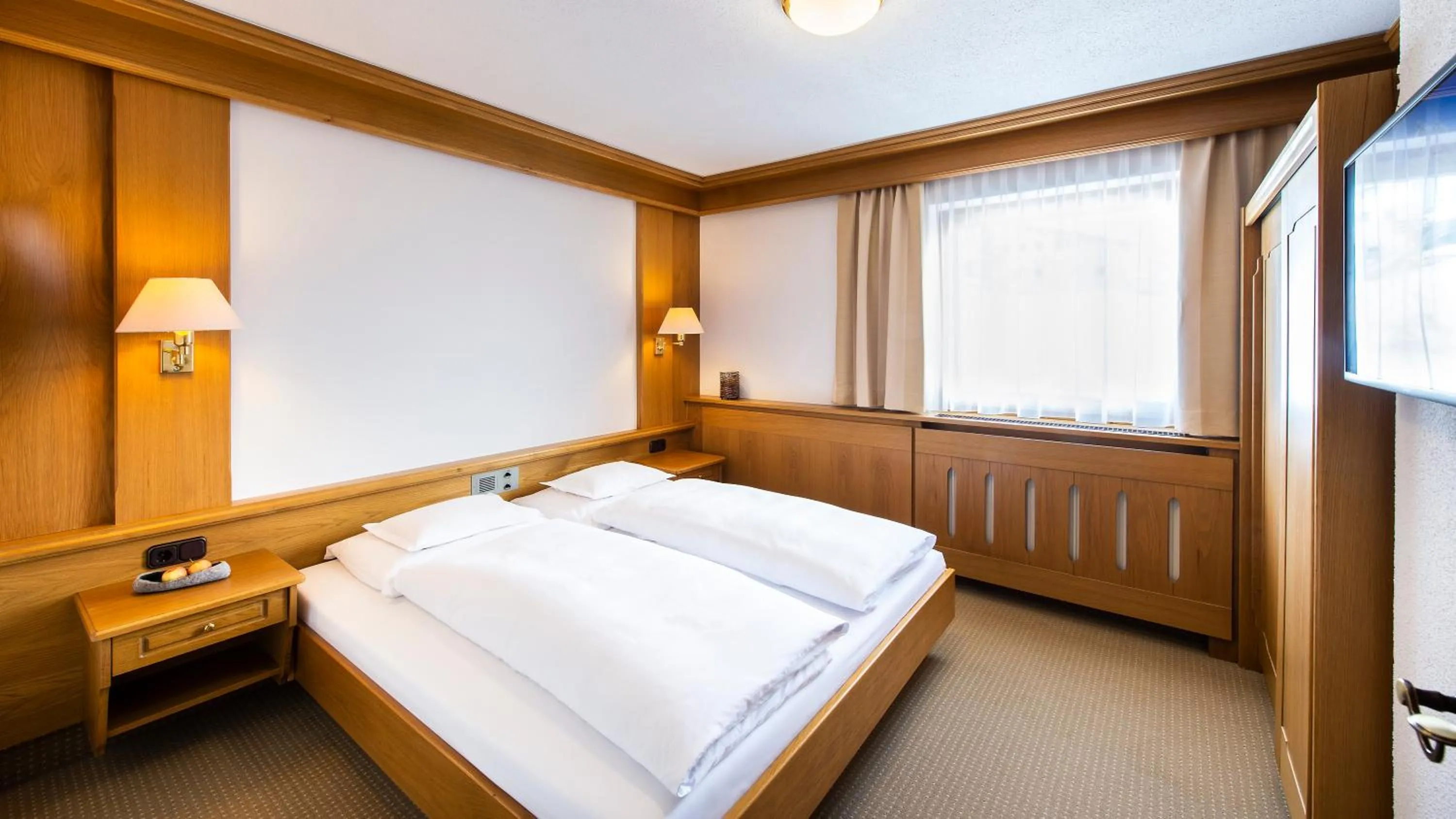 Photo of the whole room, Bed in Hotel Rössle Superior