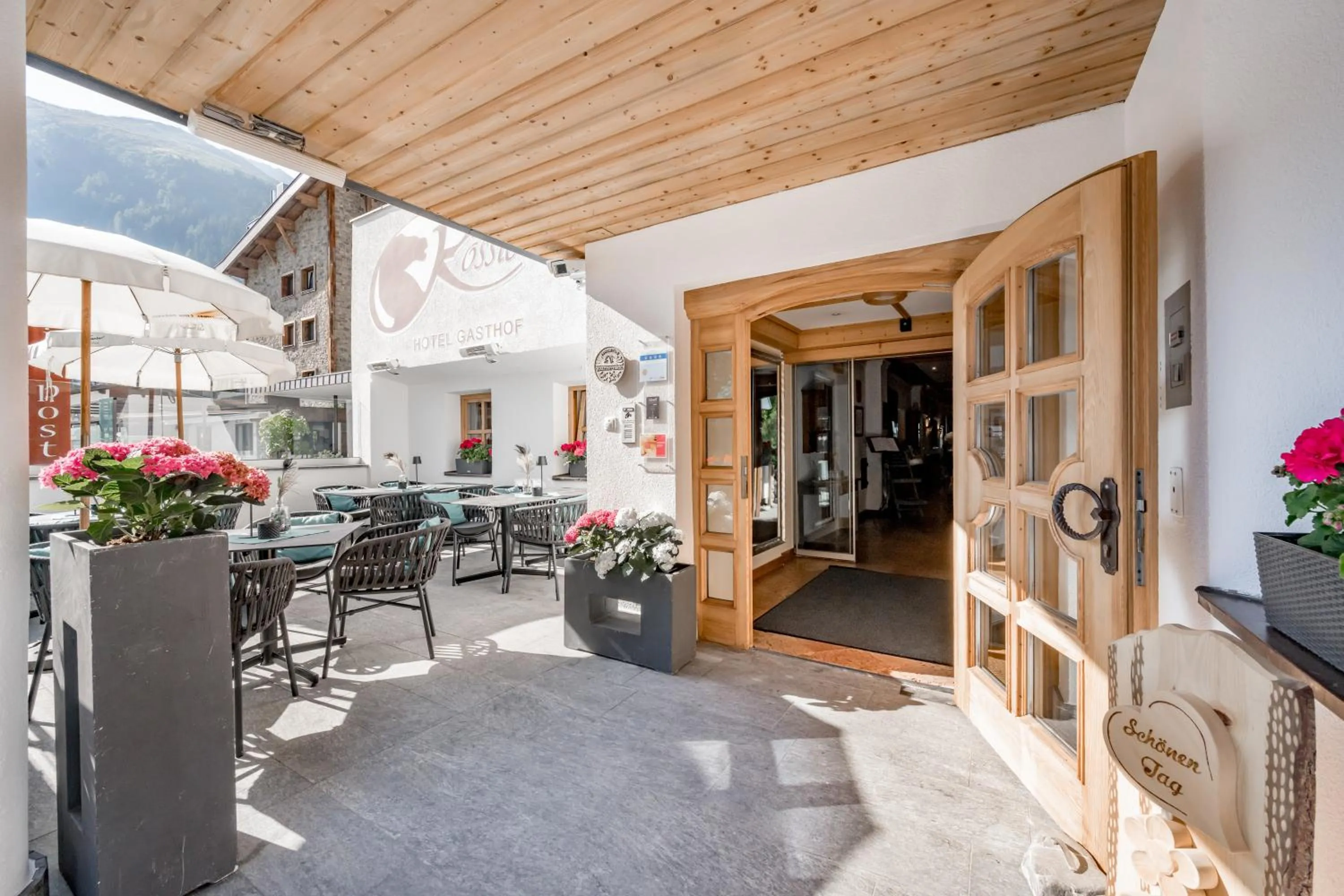 Facade/entrance in Hotel Rössle Superior