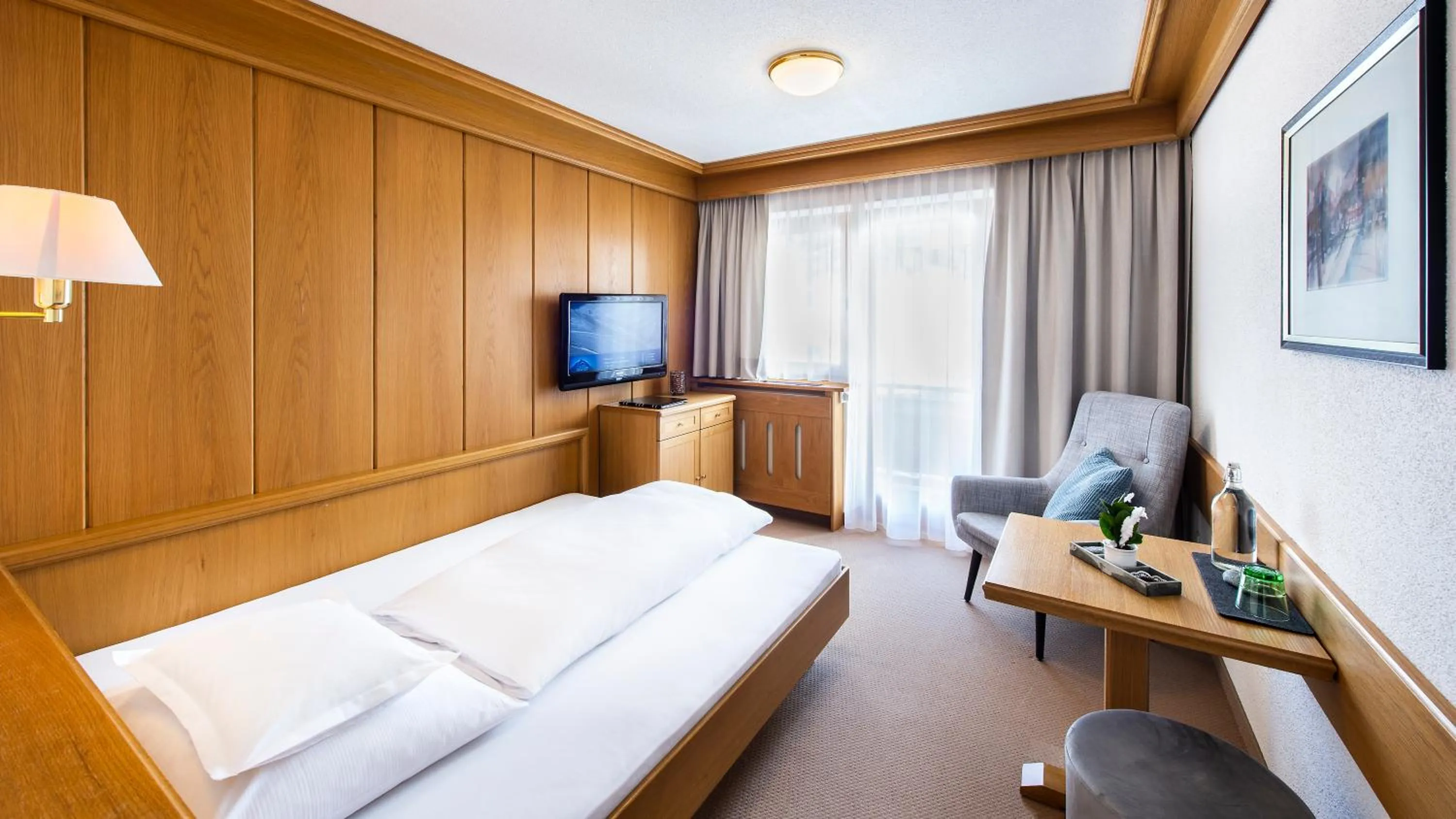 Photo of the whole room, Bed in Hotel Rössle Superior